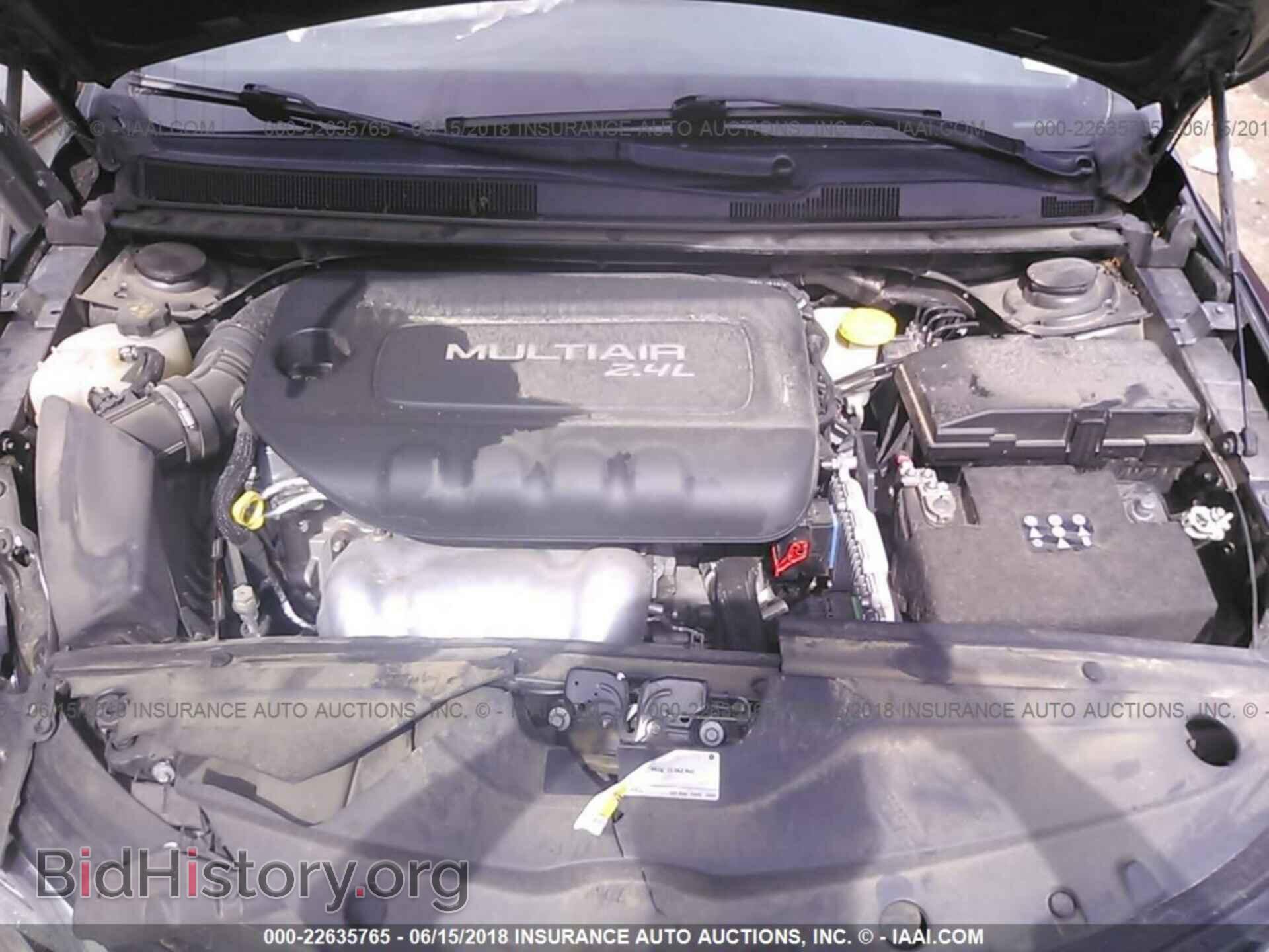 2015 Chrysler 200 - VIN: 1C3CCCAB5FN670312 - Фото 10