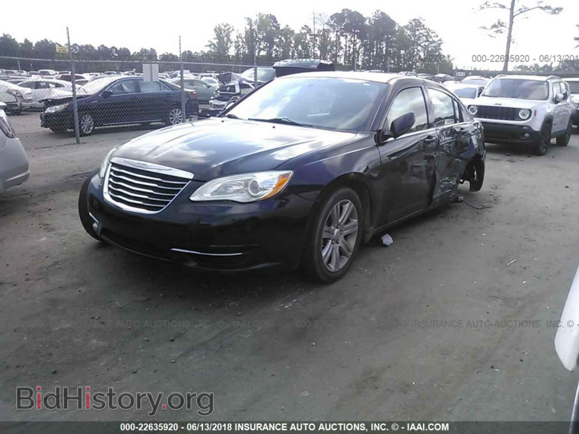 2012 Chrysler 200 - VIN: 1C3CCBAB5CN318546 - Фото 2