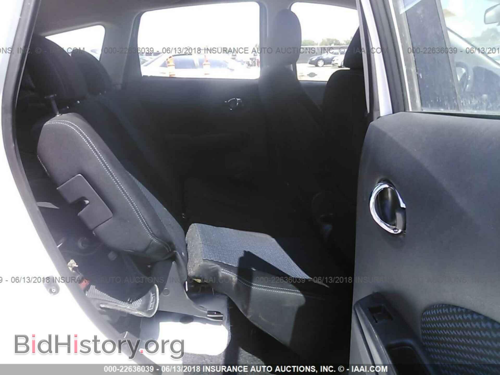 2016 Nissan Versa note - VIN: 3N1CE2CP3GL365193 - Photo 8