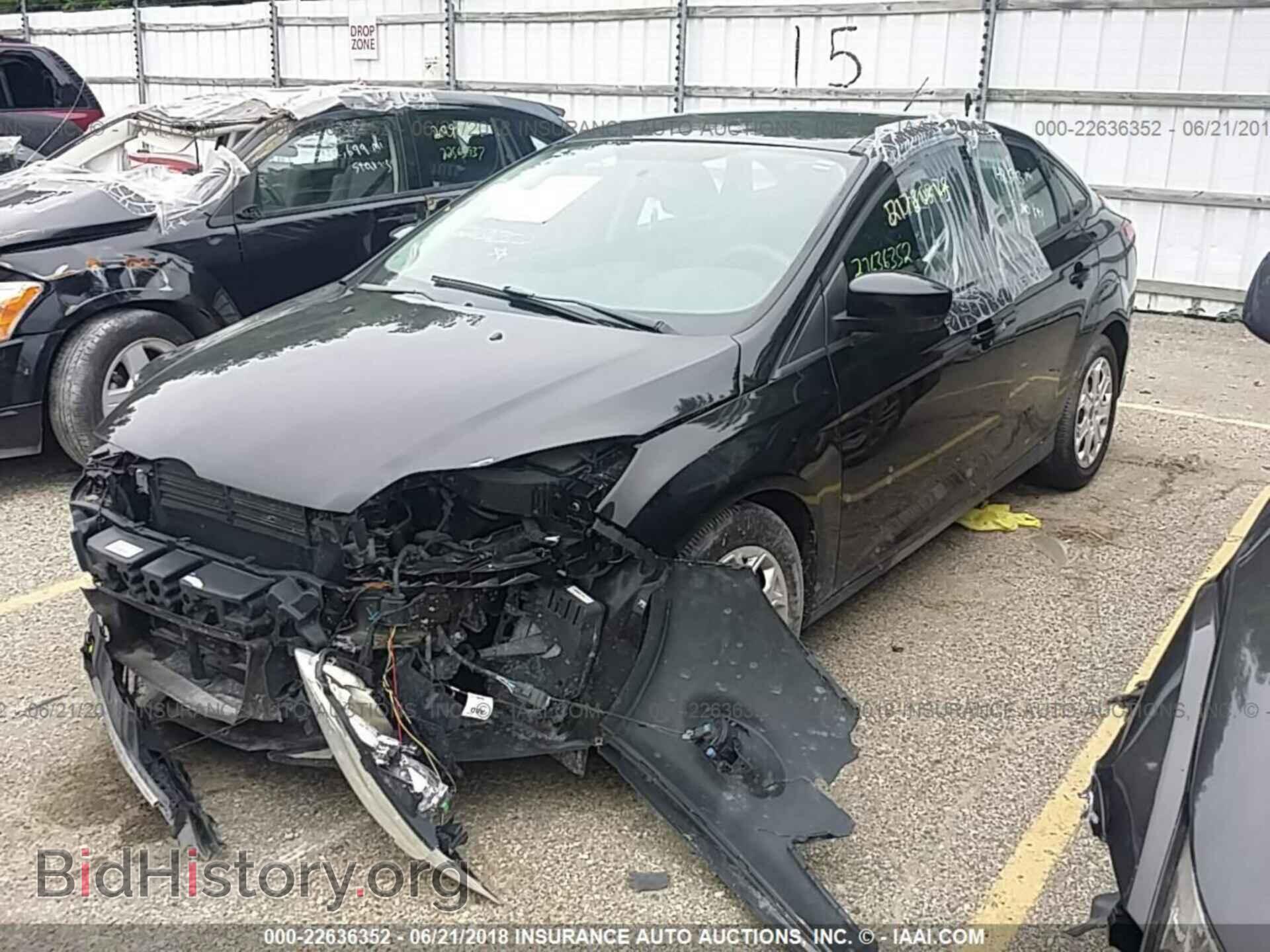2012 Ford Focus - VIN: 1FAHP3F22CL385496 - Photo 2