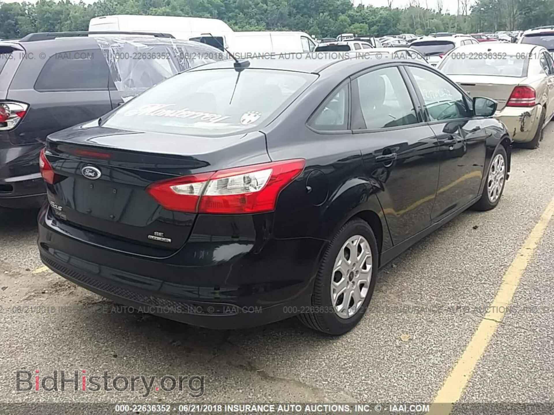 2012 Ford Focus - VIN: 1FAHP3F22CL385496 - Photo 4