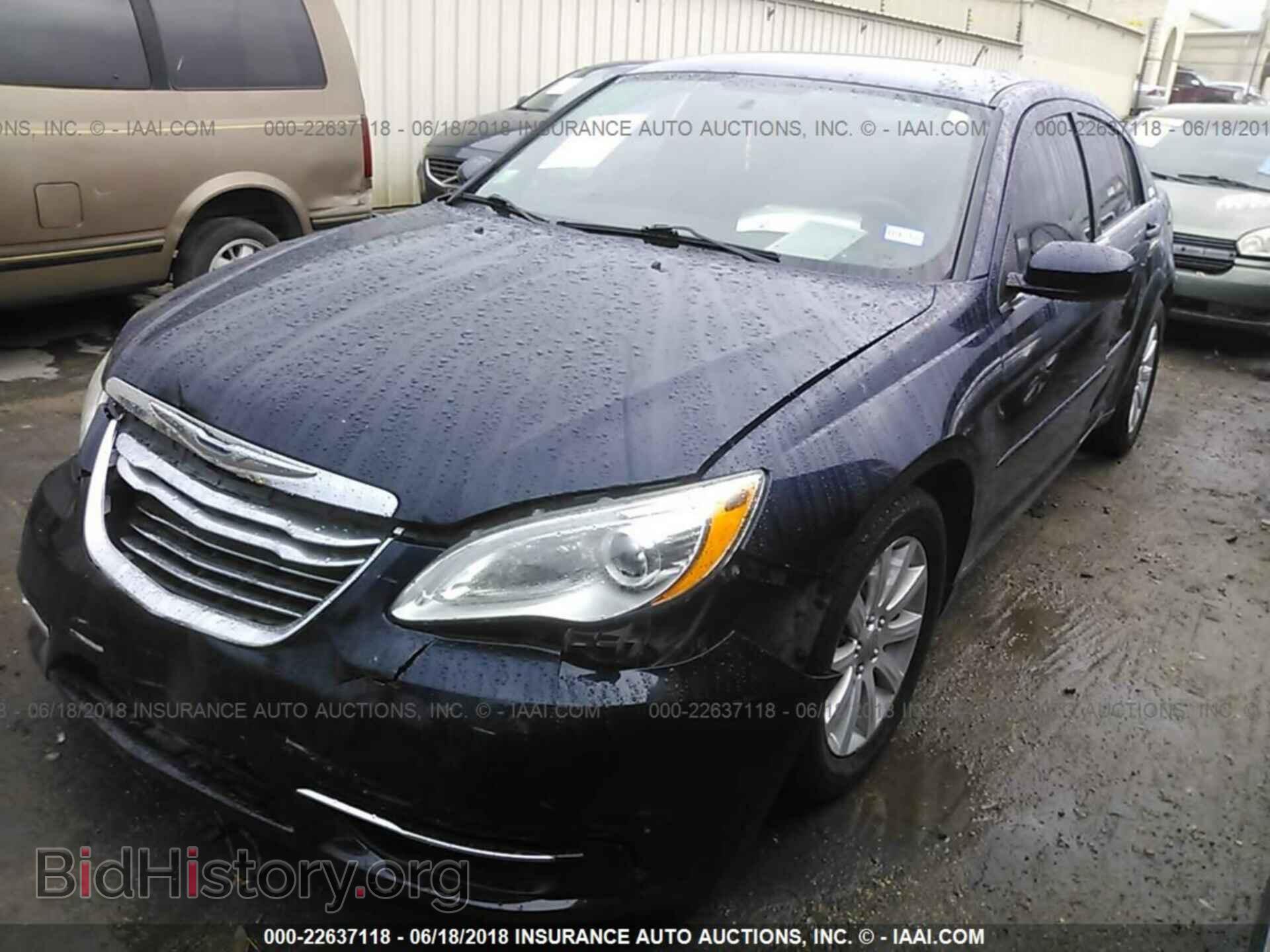 2013 Chrysler 200 - VIN: 1C3CCBBB3DN714779 - Photo 2