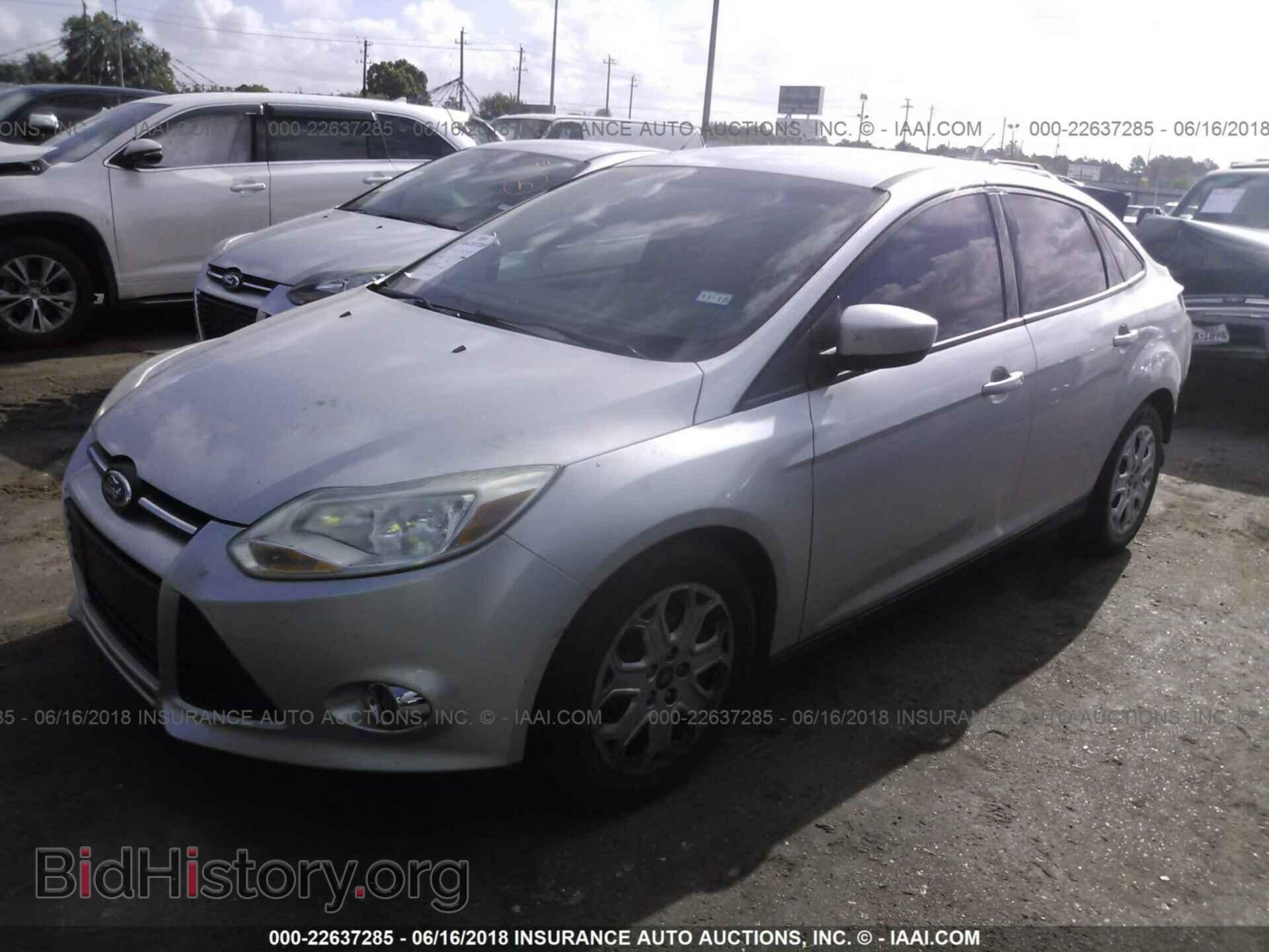 2012 Ford Focus - VIN: 1FAHP3F20CL194885 - Фото 2