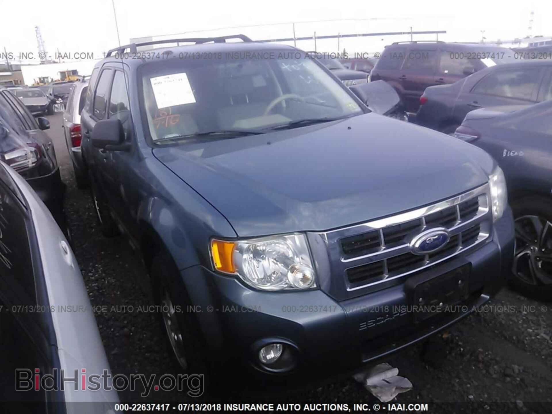 Photo 1FMCU0DG9BKA52013 - Ford Escape 2011