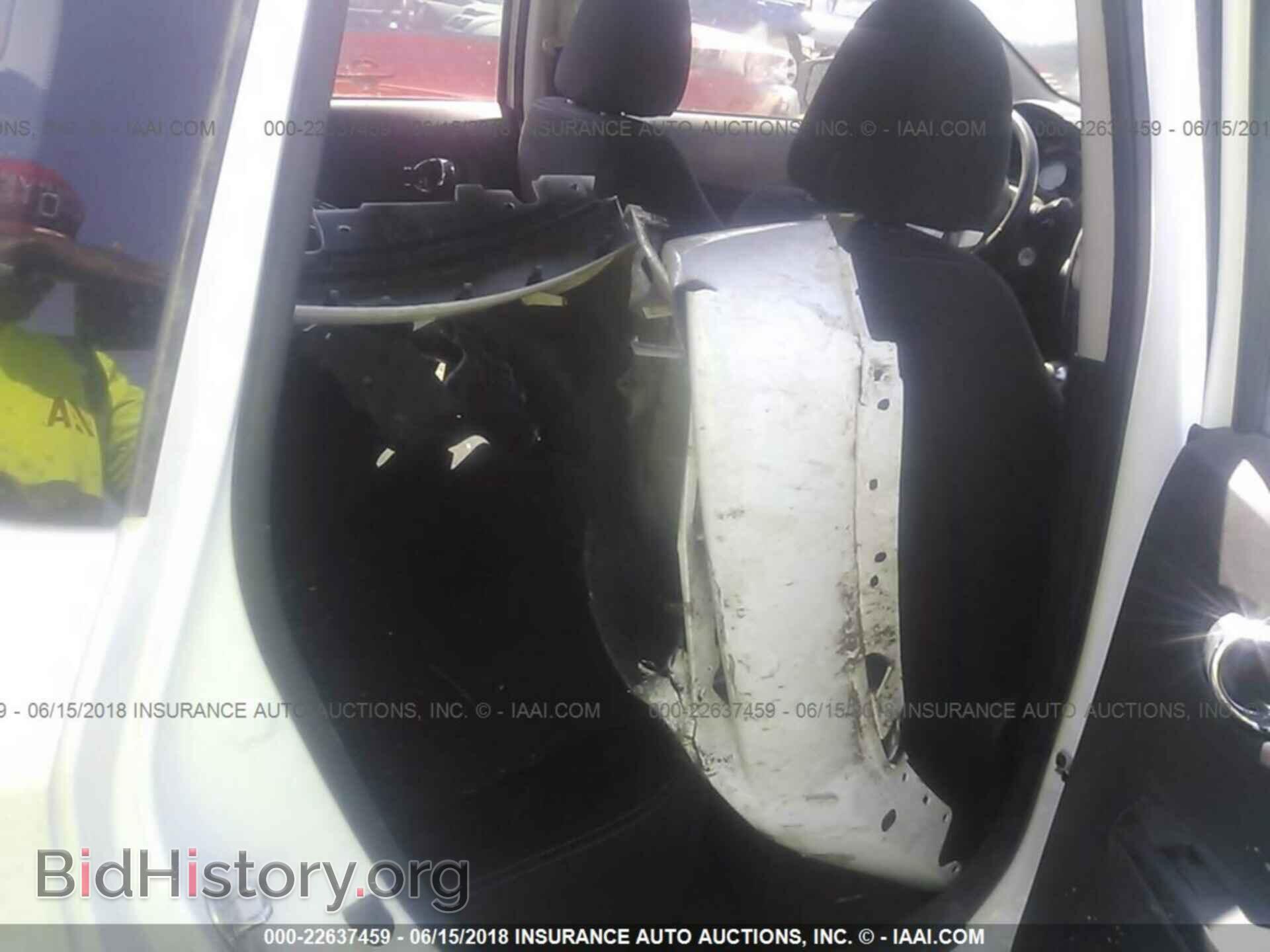 2016 Nissan Versa note - VIN: 3N1CE2CP5GL407217 - Photo 8