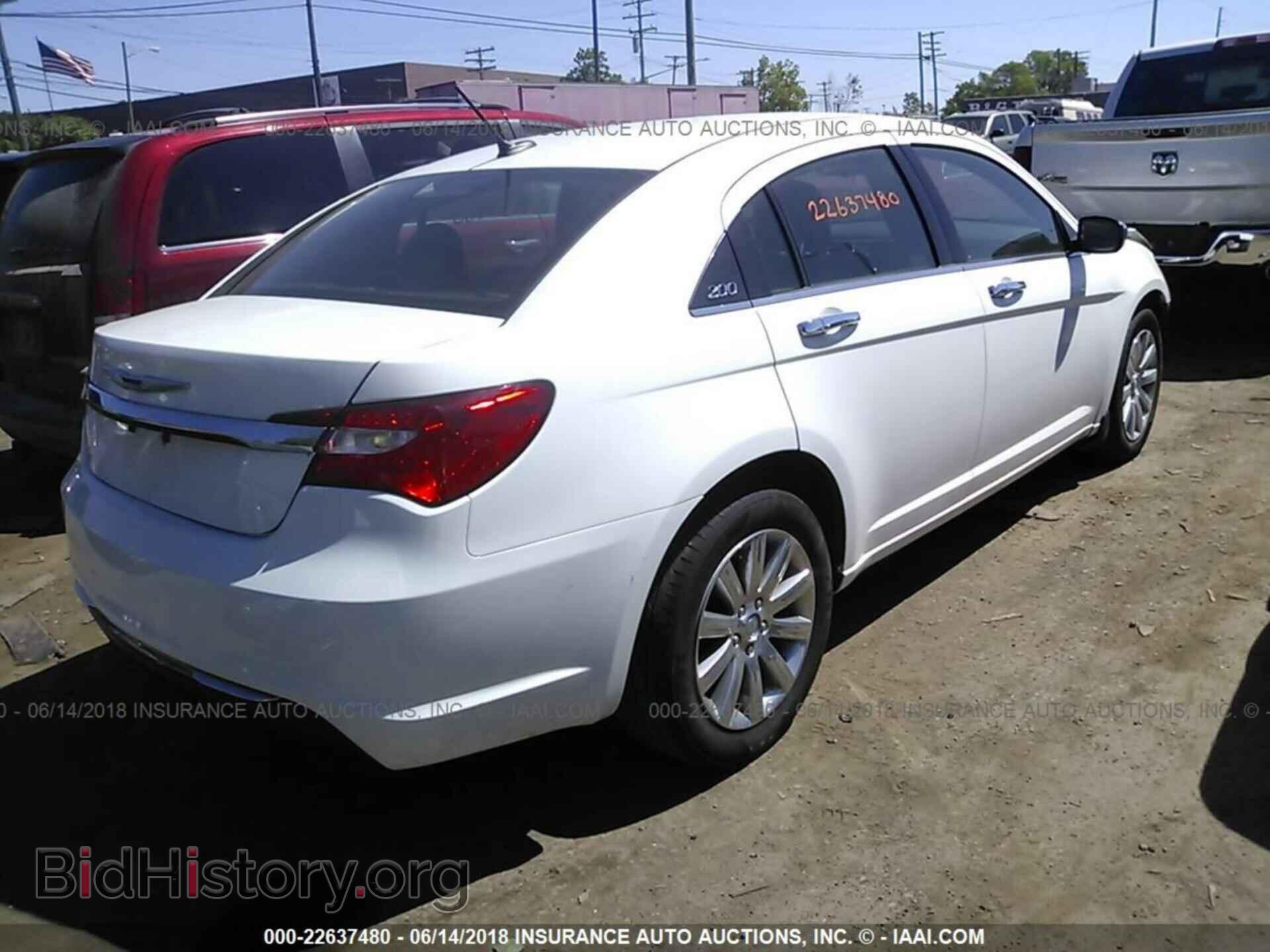 2014 Chrysler 200 - VIN: 1C3CCBCG5EN177117 - Фото 4