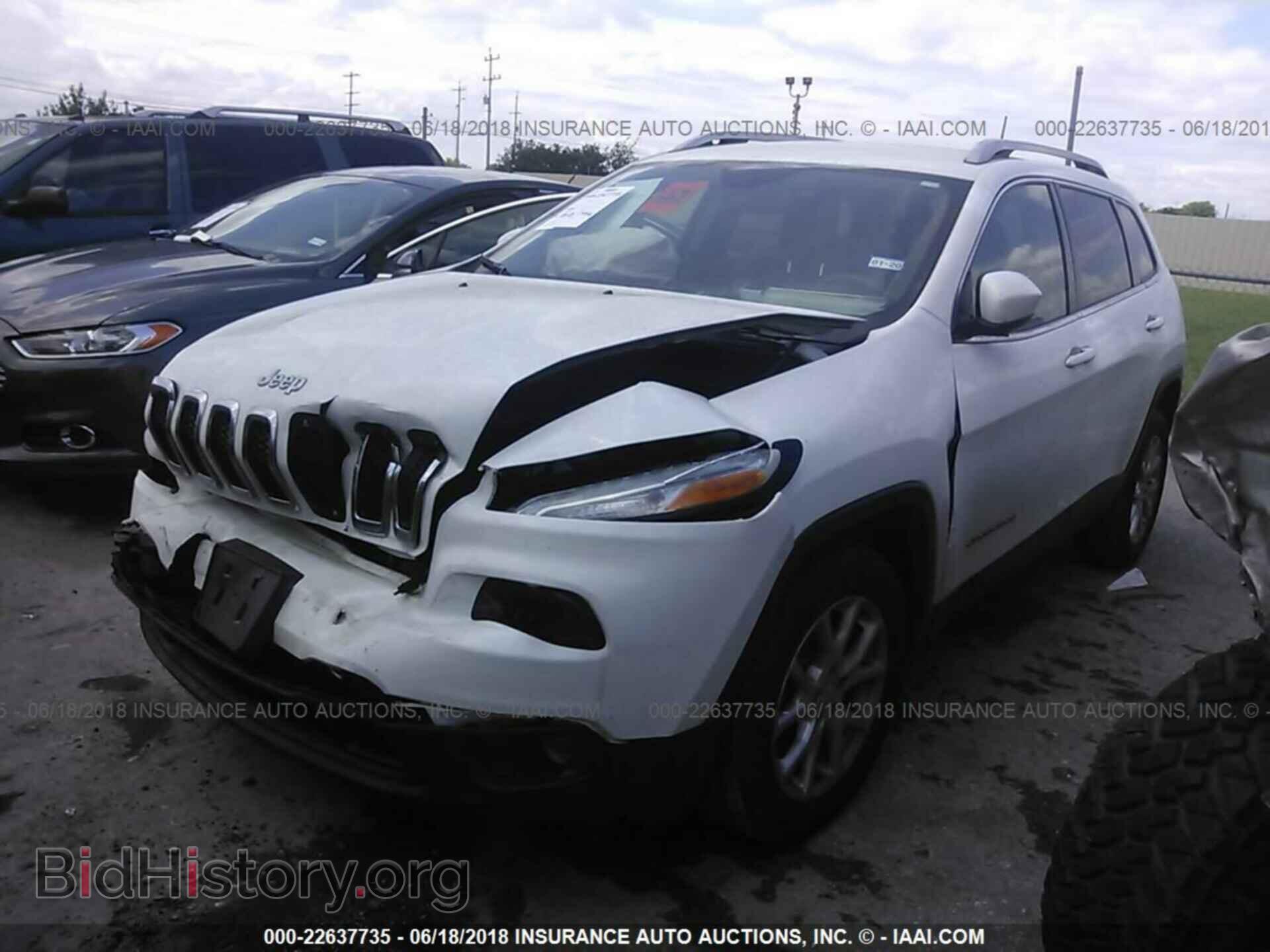 2017 Jeep Cherokee - VIN: 1C4PJLCB1HW663287 - Photo 2