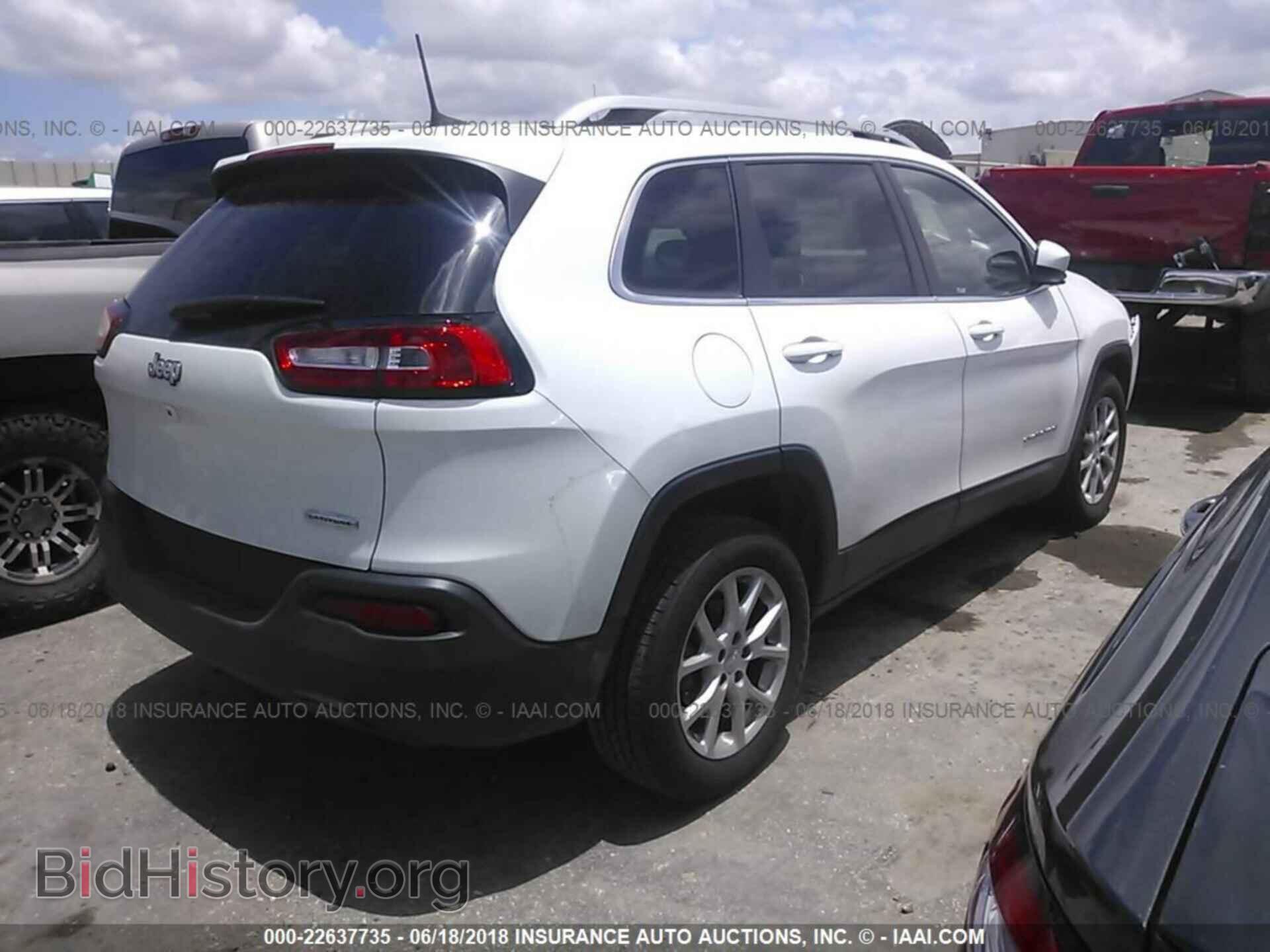2017 Jeep Cherokee - VIN: 1C4PJLCB1HW663287 - Photo 4