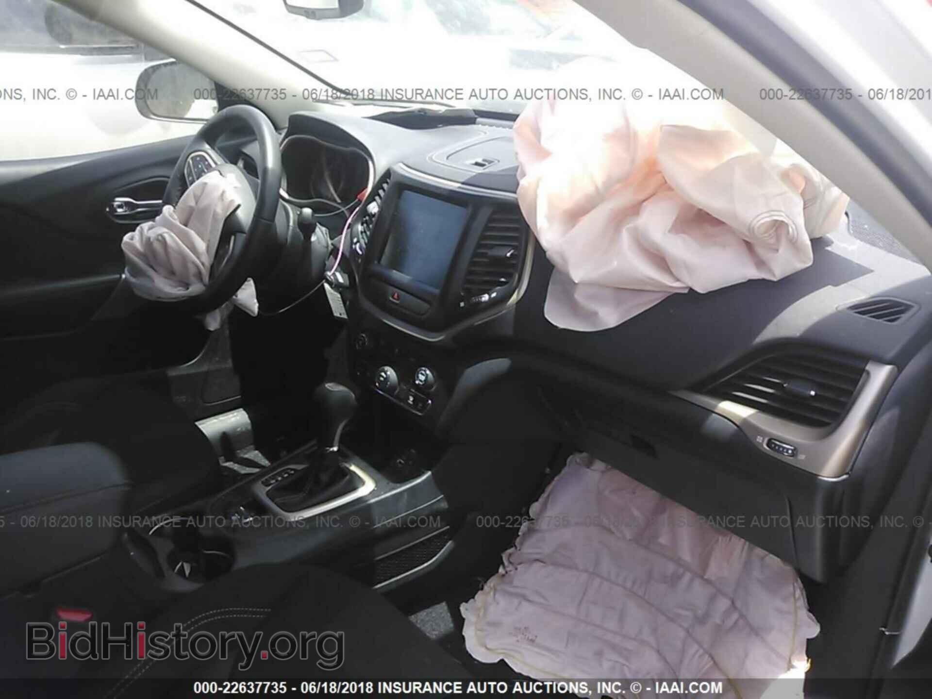 2017 Jeep Cherokee - VIN: 1C4PJLCB1HW663287 - Photo 5
