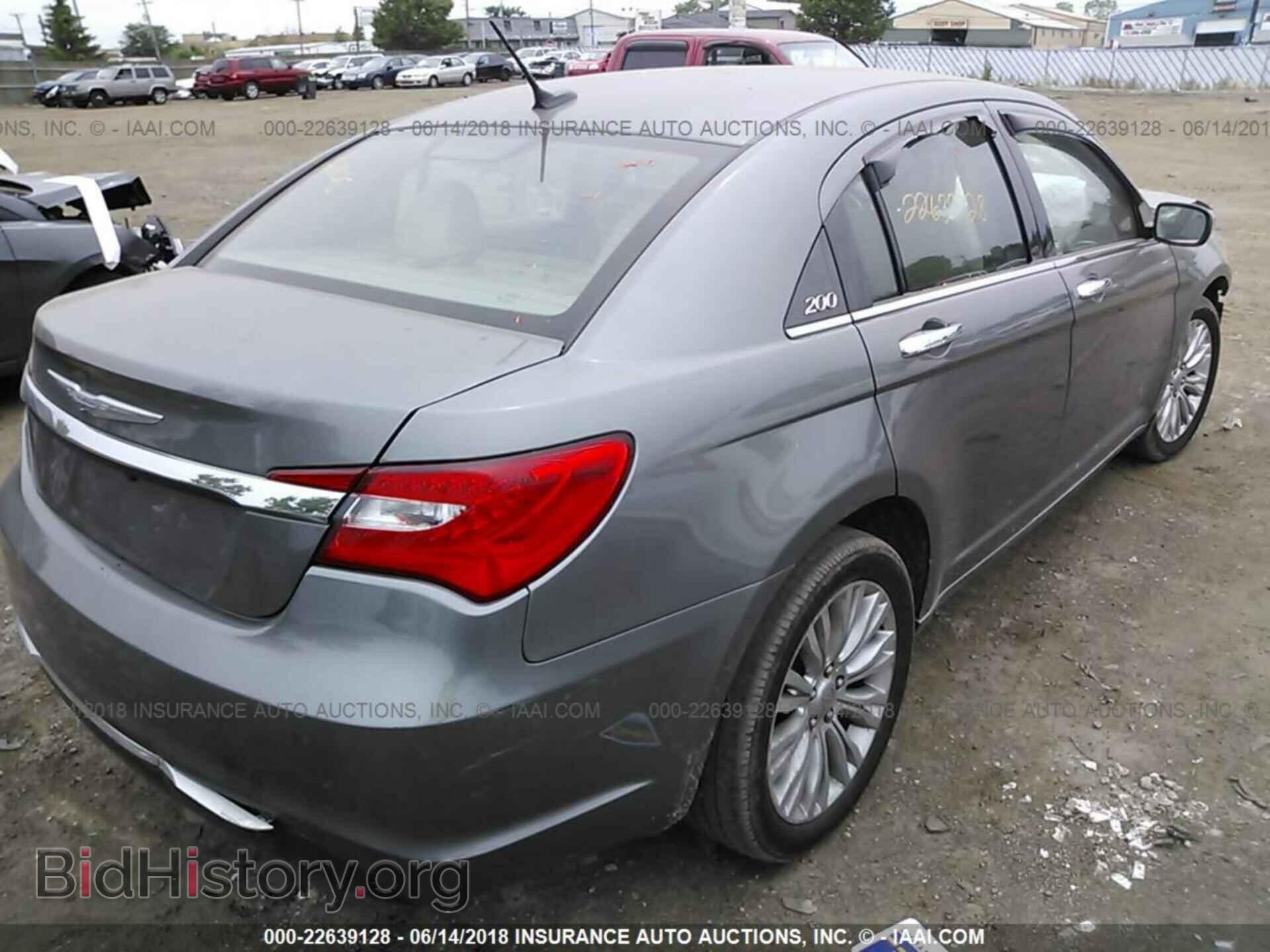 2012 Chrysler 200 - VIN: 1C3CCBCG4CN284642 - Photo 4