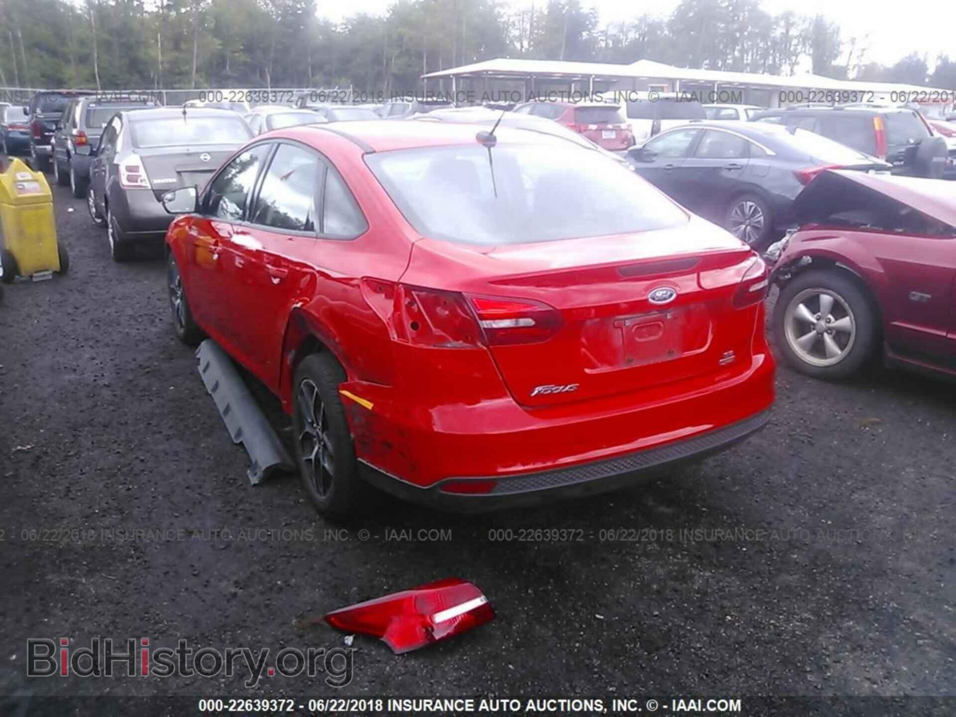 2017 Ford Focus - VIN: 1FADP3FE5HL263893 - Photo 3