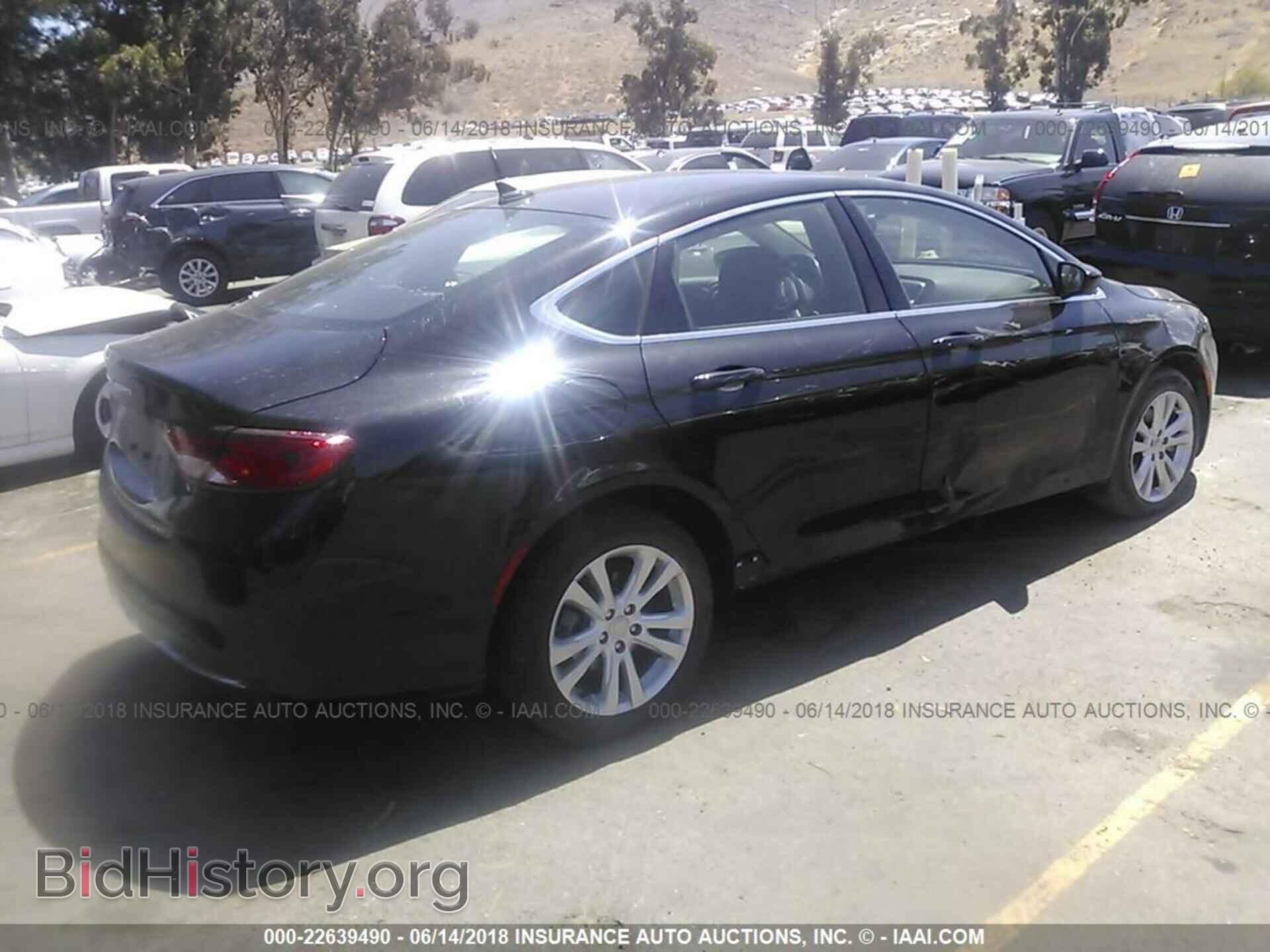 2016 Chrysler 200 - VIN: 1C3CCCAB0GN123031 - Photo 4