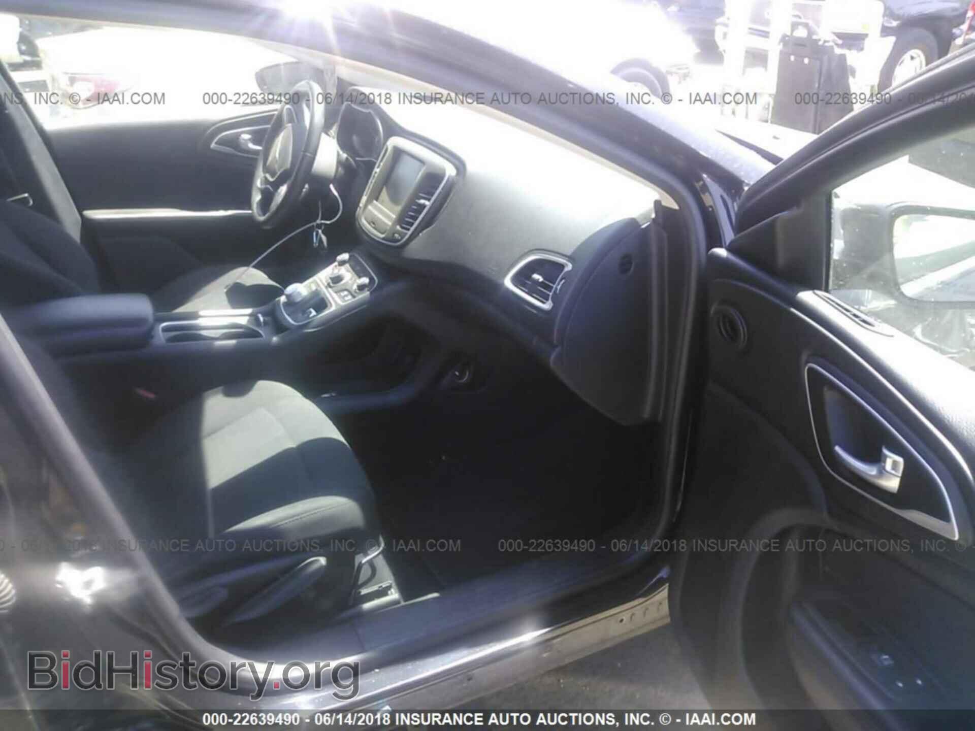 2016 Chrysler 200 - VIN: 1C3CCCAB0GN123031 - Photo 5