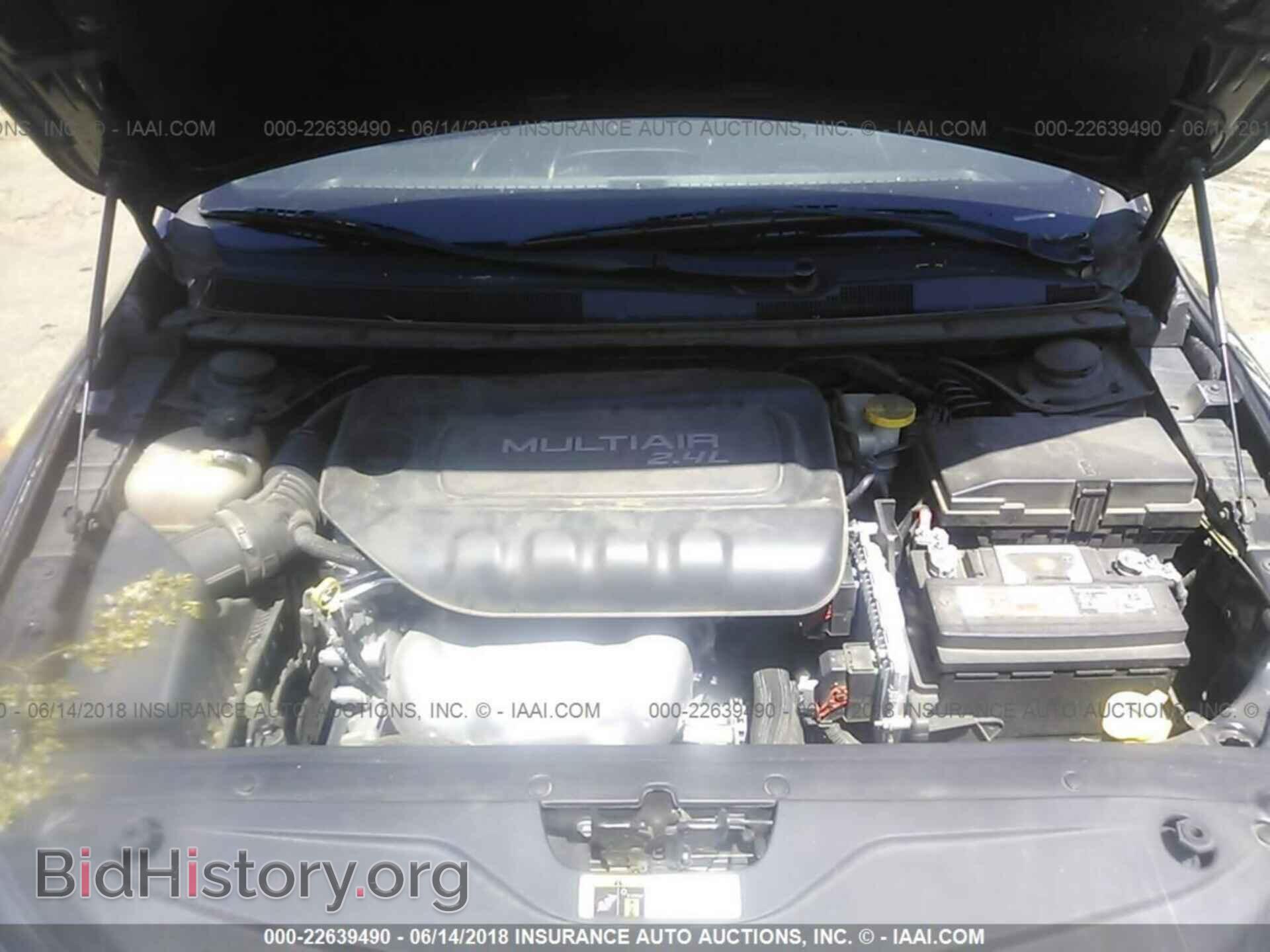 2016 Chrysler 200 - VIN: 1C3CCCAB0GN123031 - Photo 10