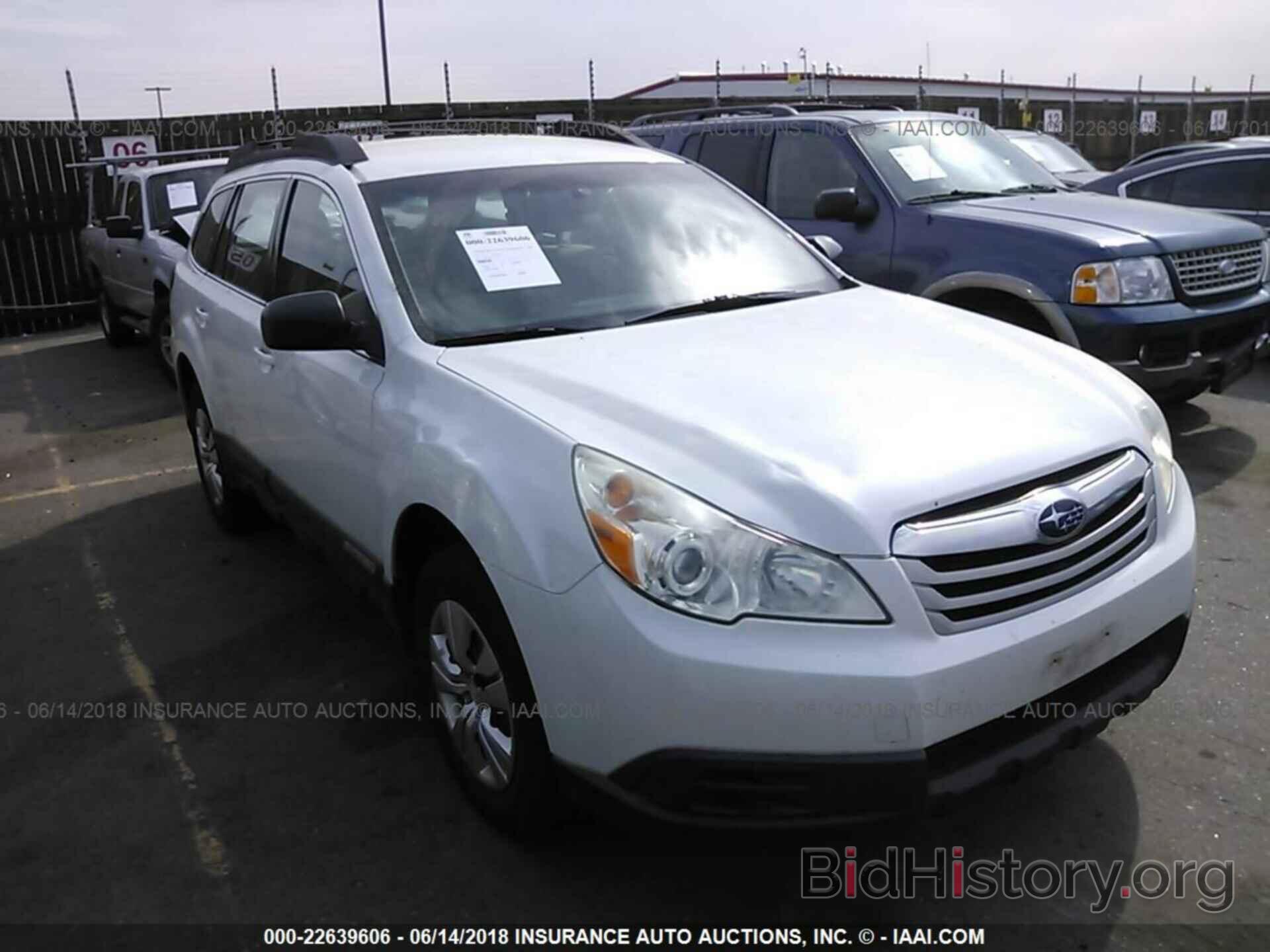 Photo 4S4BRCAC6B3396733 - Subaru Outback 2011