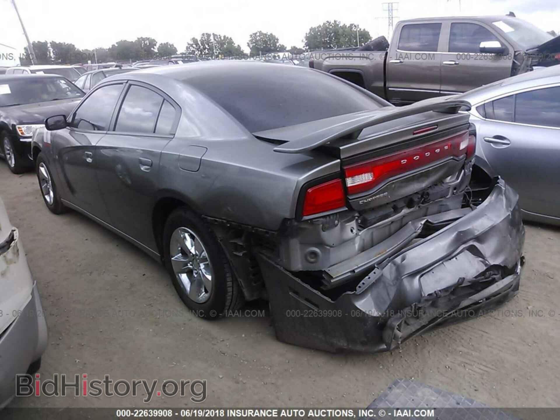 2011 Dodge Charger - VIN: 2B3CL3CG3BH575949 - Photo 3