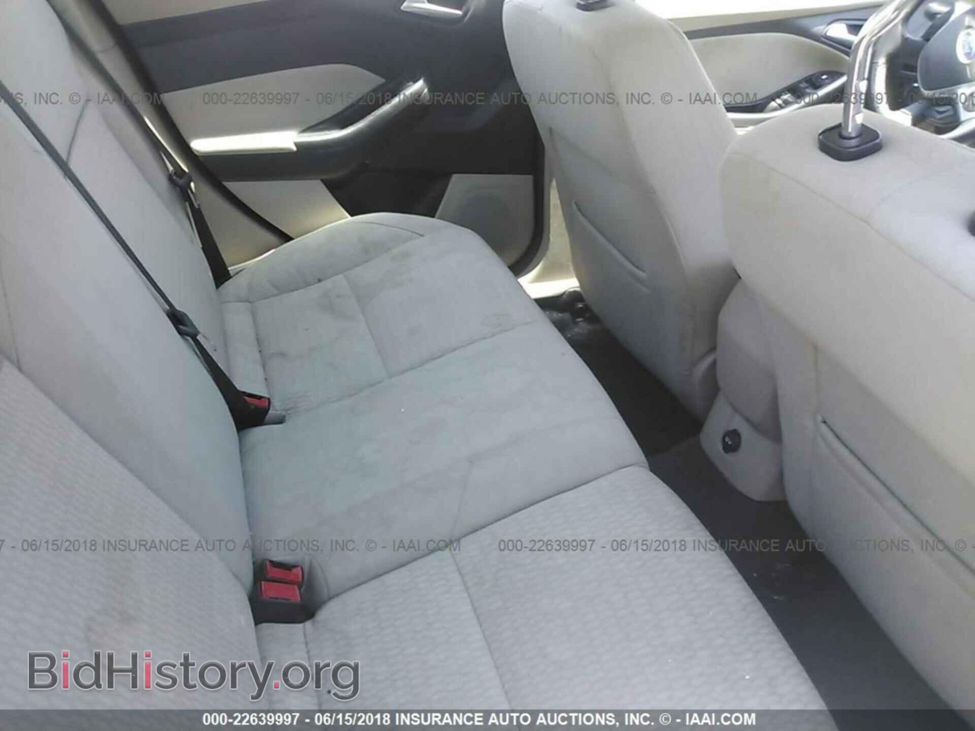 2012 Ford Focus - VIN: 1FAHP3H26CL375440 - Photo 8