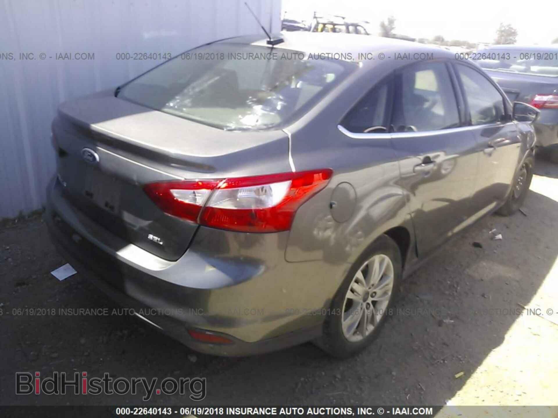 2012 Ford Focus - VIN: 1FAHP3H22CL387942 - Photo 4