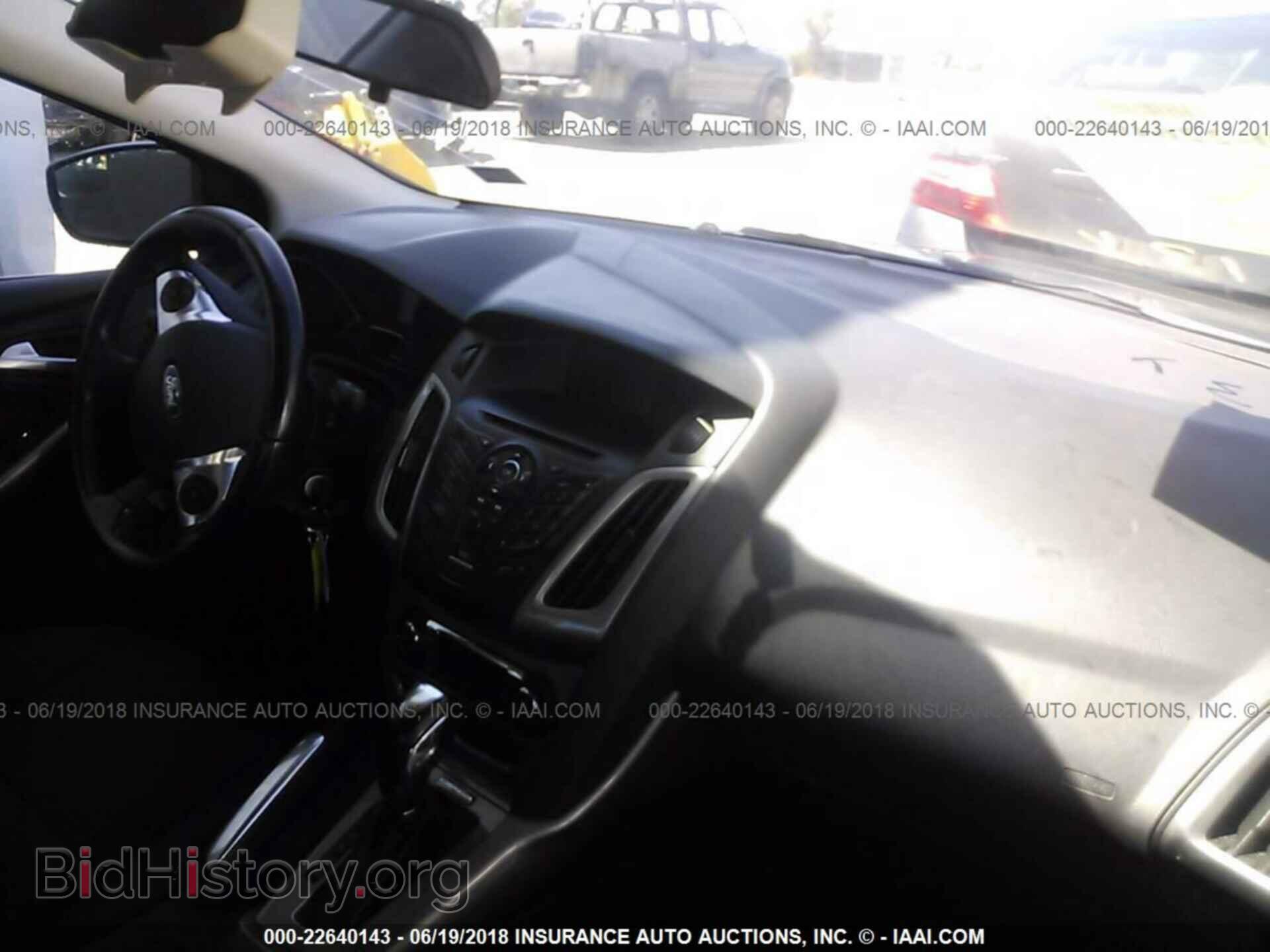 2012 Ford Focus - VIN: 1FAHP3H22CL387942 - Photo 5