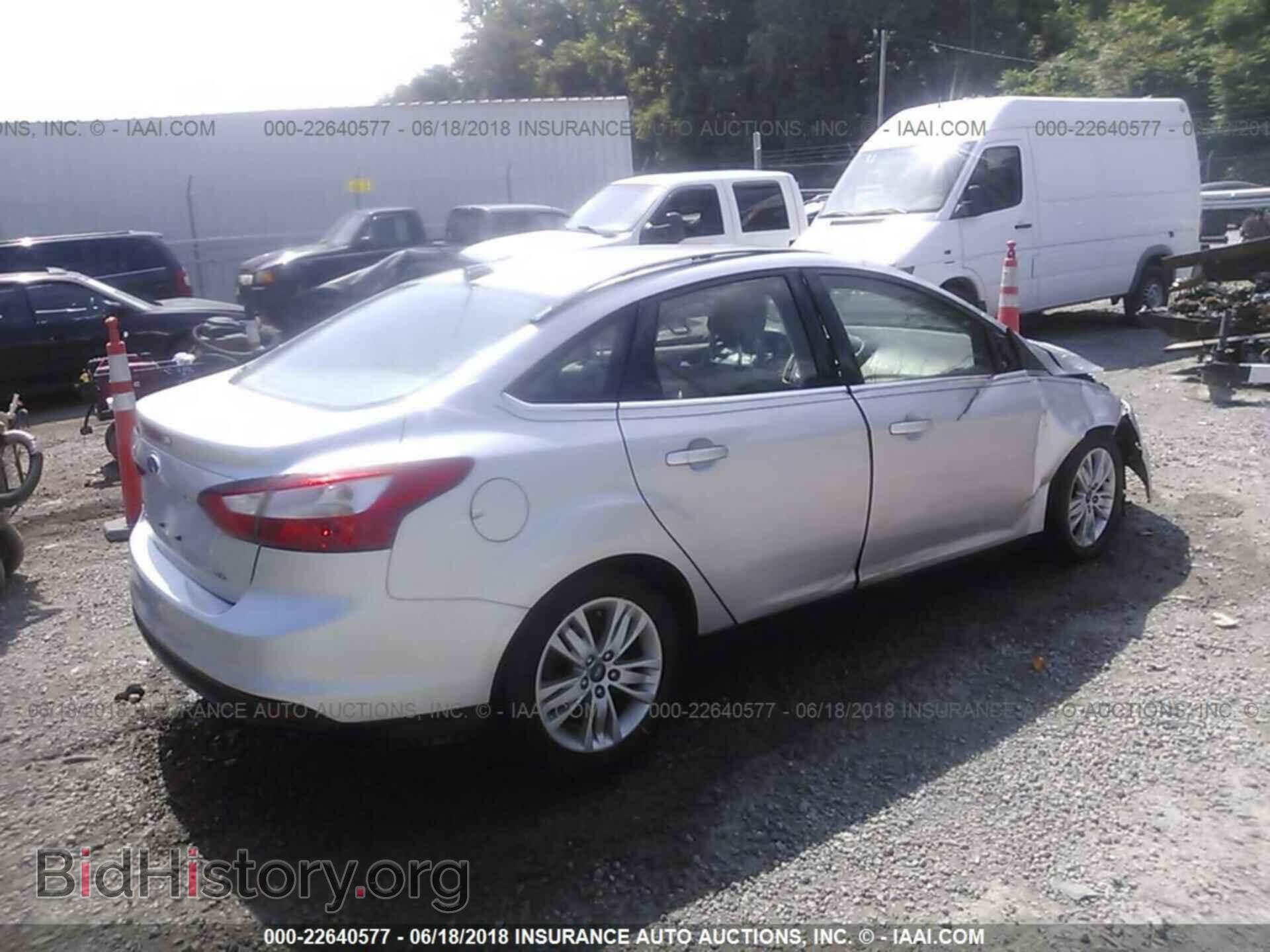 2012 Ford Focus - VIN: 1FAHP3H21CL106911 - Фото 4