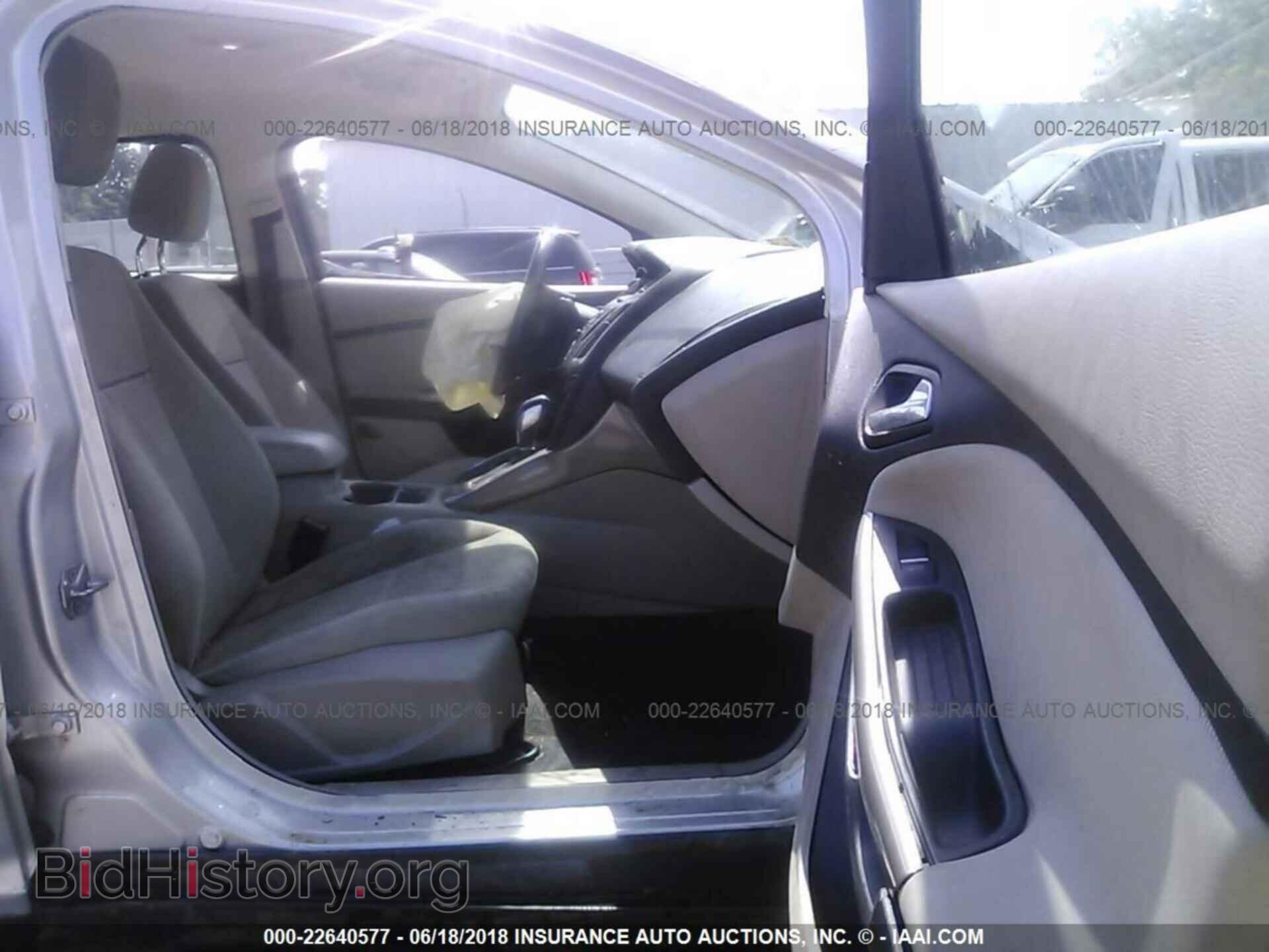 2012 Ford Focus - VIN: 1FAHP3H21CL106911 - Фото 5