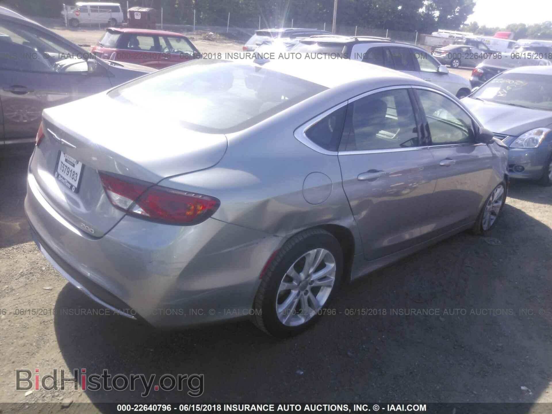 2015 Chrysler 200 - VIN: 1C3CCCAB9FN600411 - Photo 4