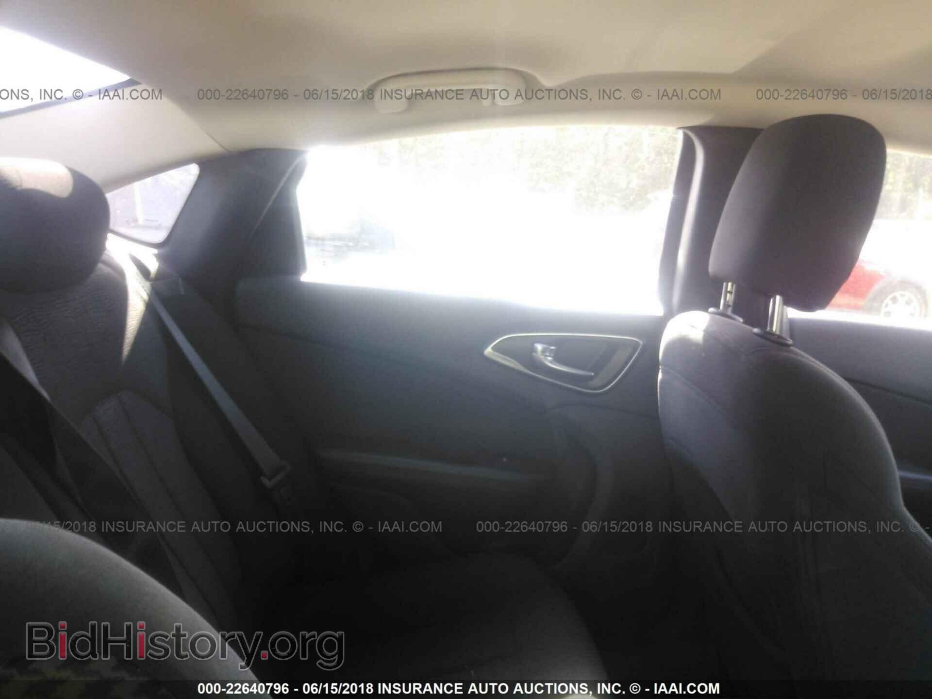 2015 Chrysler 200 - VIN: 1C3CCCAB9FN600411 - Photo 8