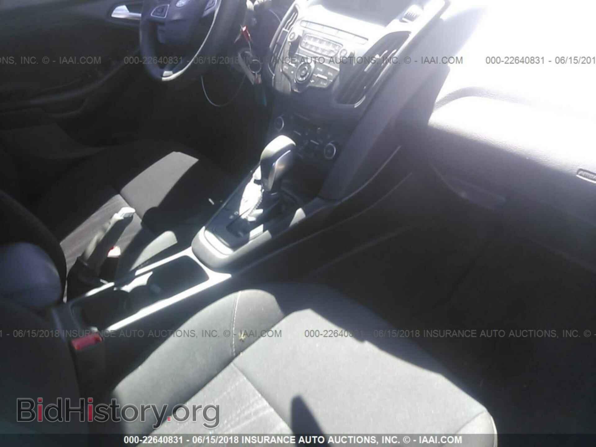 2018 Ford Focus - VIN: 1FADP3FE9JL241501 - Фото 5