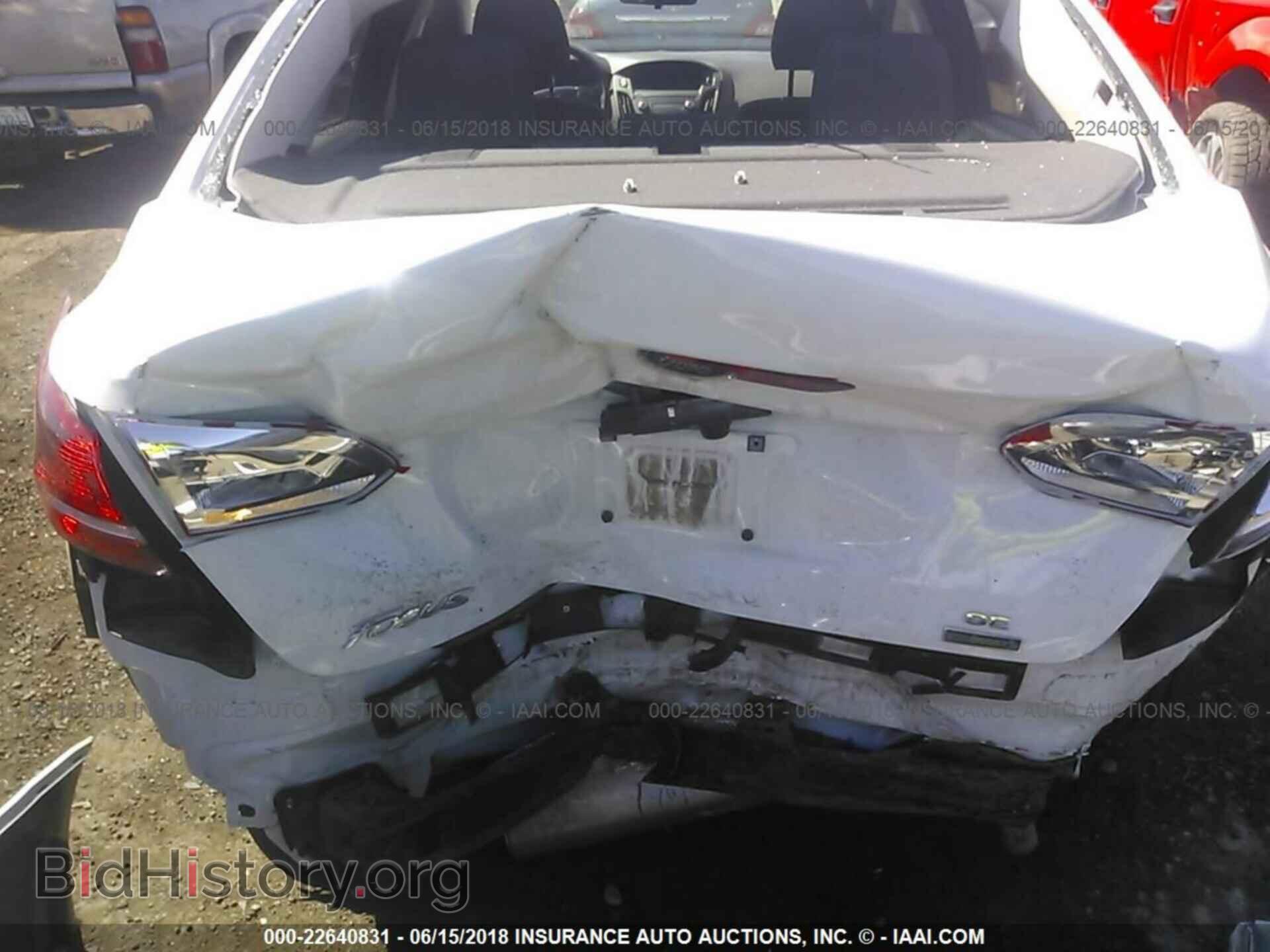 2018 Ford Focus - VIN: 1FADP3FE9JL241501 - Фото 6