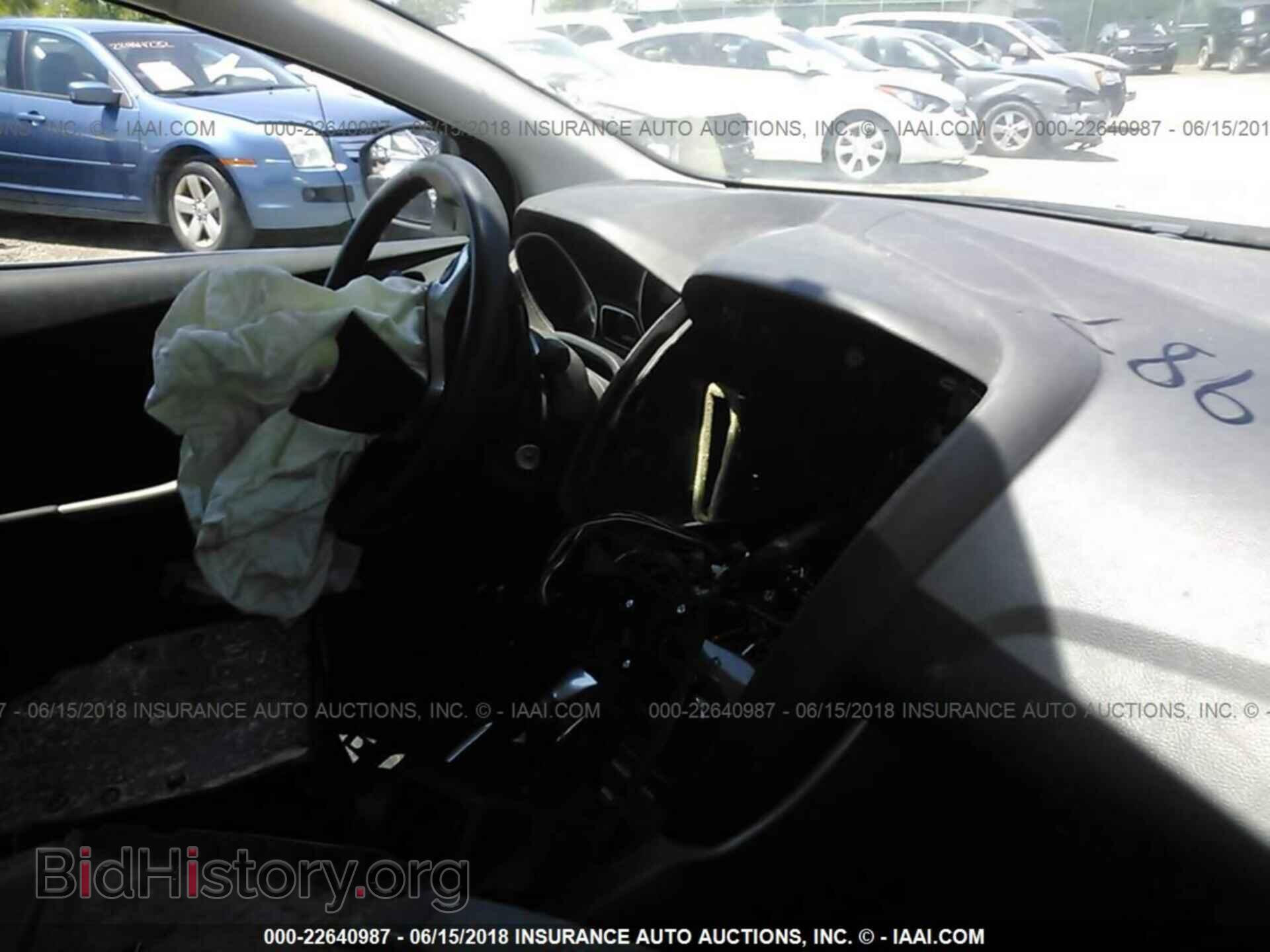 2012 Ford Focus - VIN: 1FAHP3H20CL245072 - Фото 5