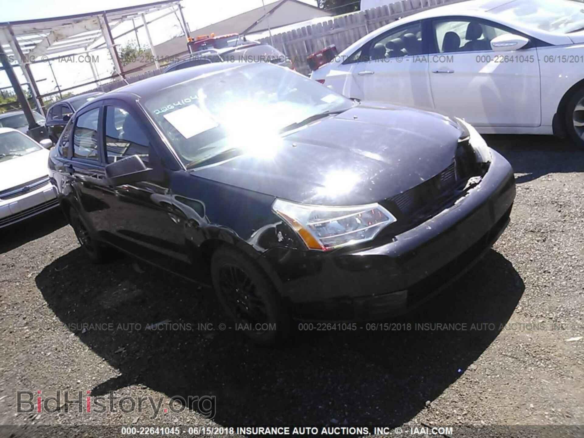 Photo 1FAHP3FN7BW111105 - Ford Focus 2011