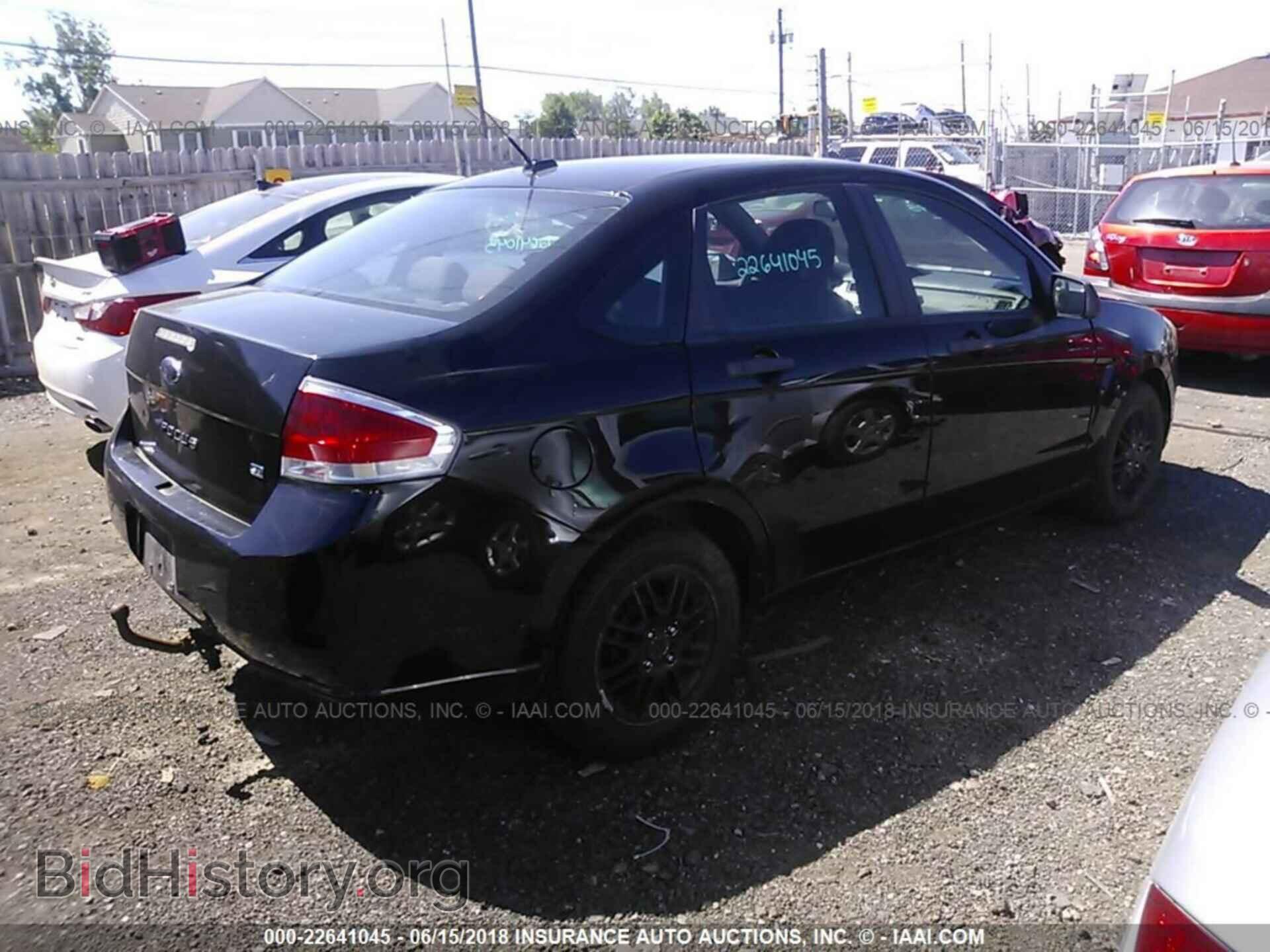 2011 Ford Focus - VIN: 1FAHP3FN7BW111105 - Фото 4