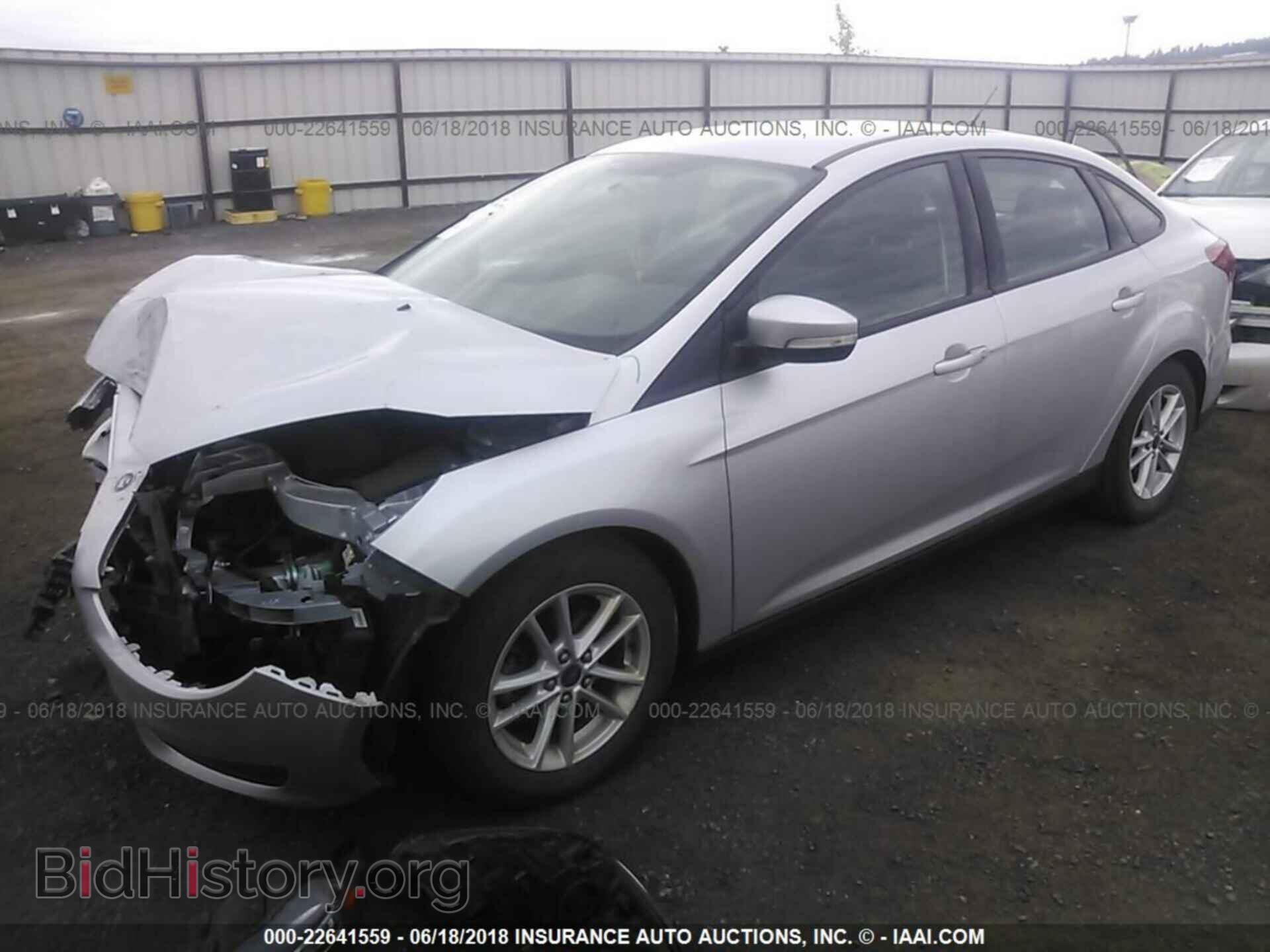 2015 Ford Focus - VIN: 1FADP3F2XFL249670 - Photo 2
