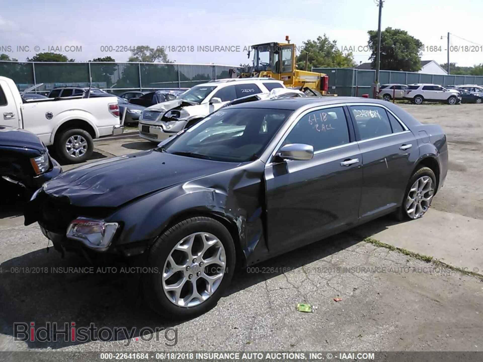 2017 Chrysler 300c - VIN: 2C3CCASG3HH534156 - Фото 2
