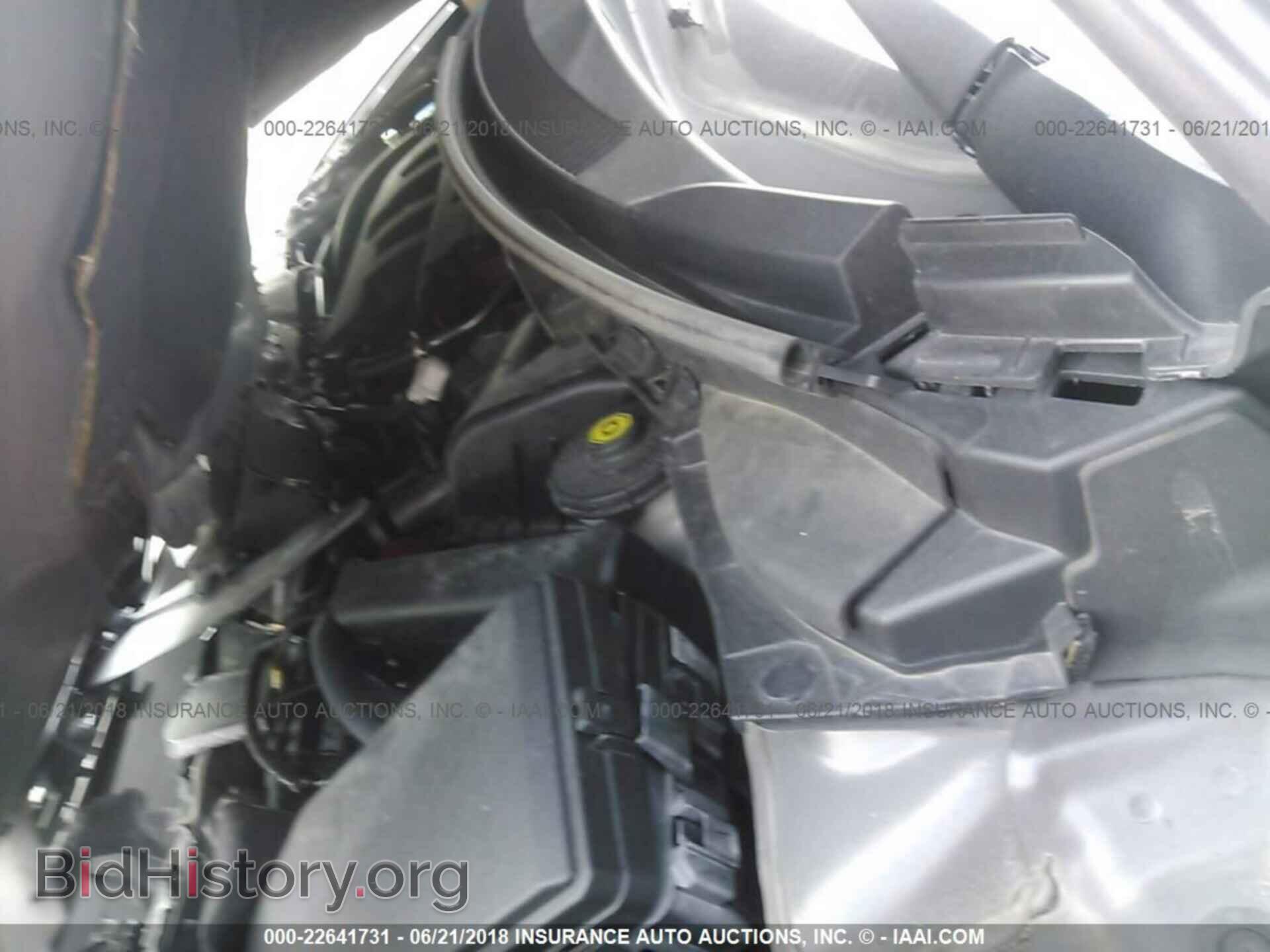 2012 Honda Civic - VIN: 2HGFB2F56CH577992 - Photo 10