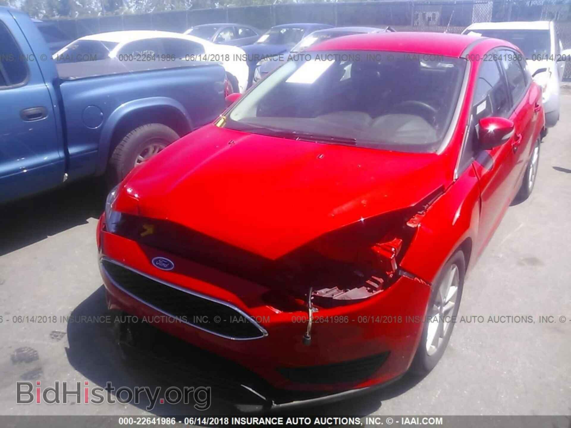 2016 Ford Focus - VIN: 1FADP3K24GL338979 - Photo 2