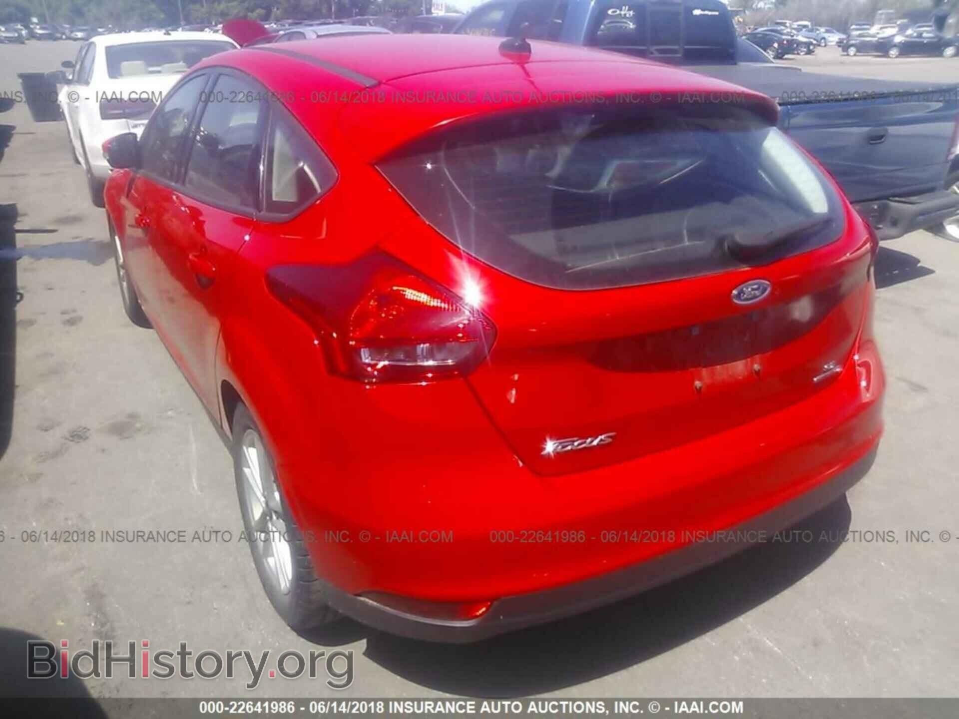 2016 Ford Focus - VIN: 1FADP3K24GL338979 - Photo 3