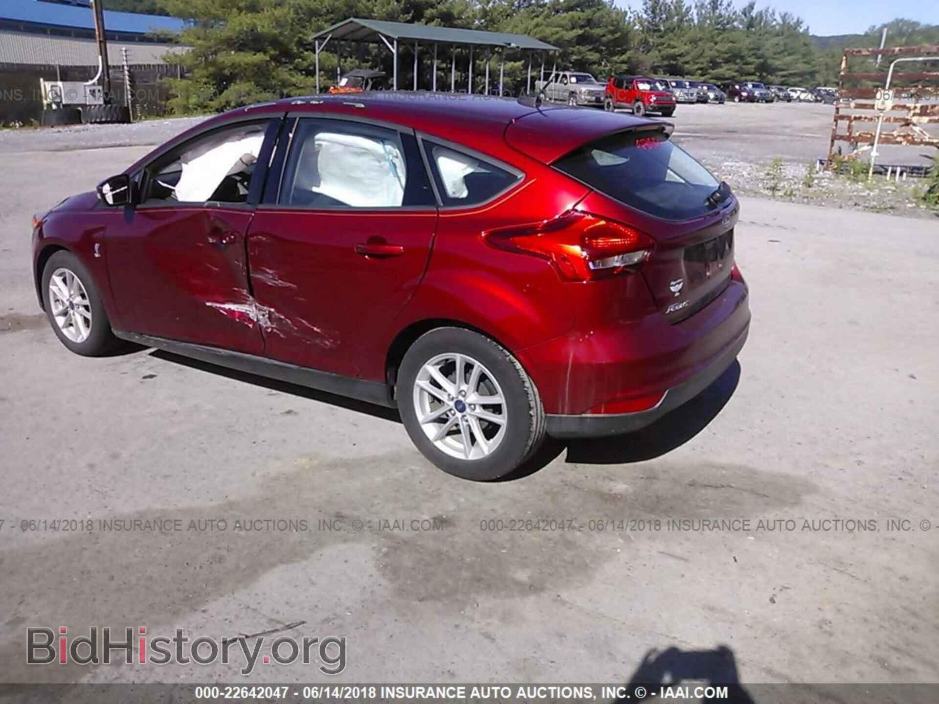 2017 Ford Focus - VIN: 1FADP3K27HL302320 - Фото 3