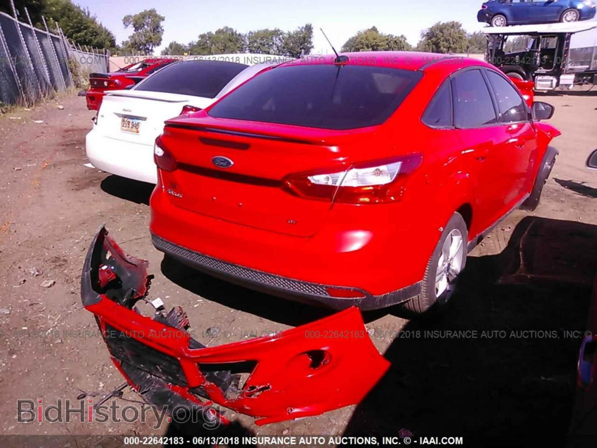 2012 Ford Focus - VIN: 1FAHP3F2XCL122382 - Photo 4
