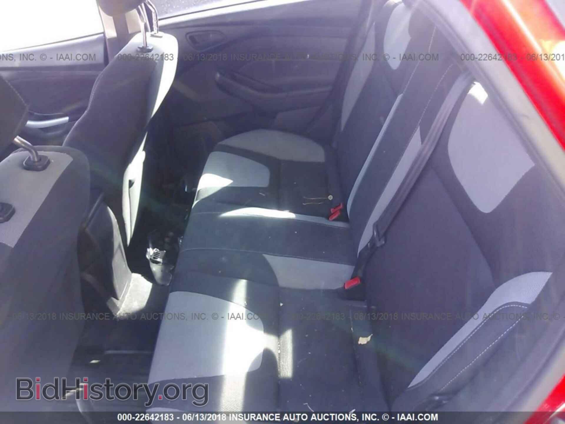 2012 Ford Focus - VIN: 1FAHP3F2XCL122382 - Photo 8