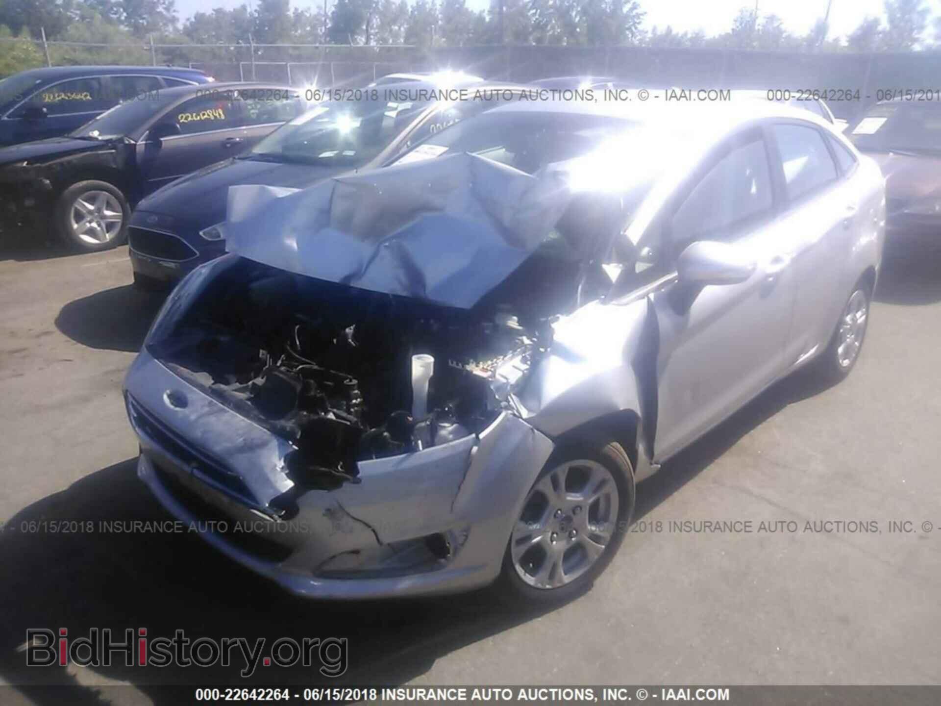 2014 Ford Fiesta - VIN: 3FADP4BJ3EM220124 - Фото 2