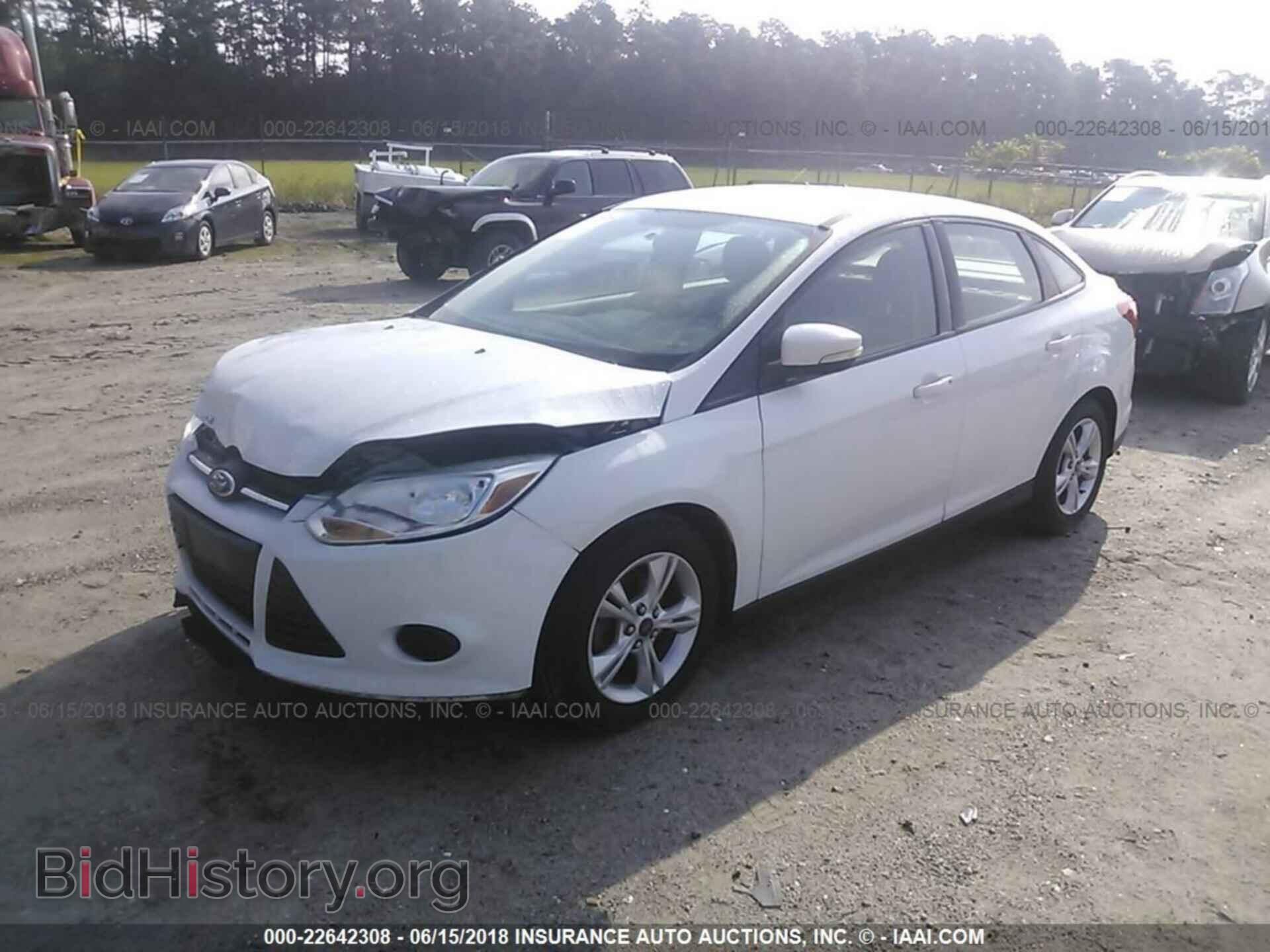 2013 Ford Focus - VIN: 1FADP3F22DL249398 - Photo 2