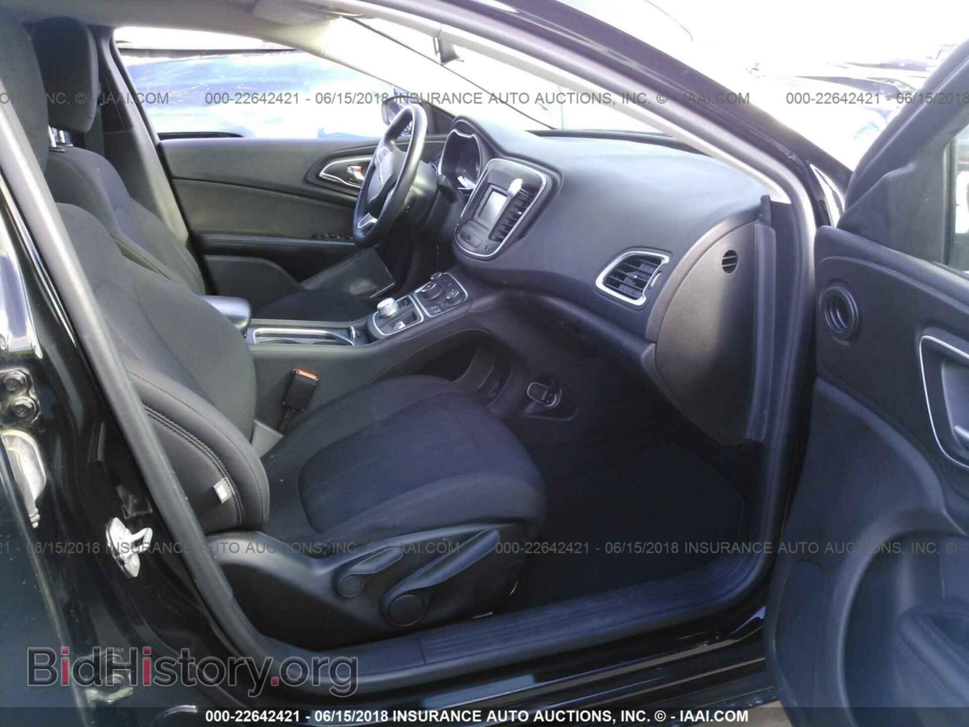 2015 Chrysler 200 - VIN: 1C3CCCAB3FN594329 - Photo 5