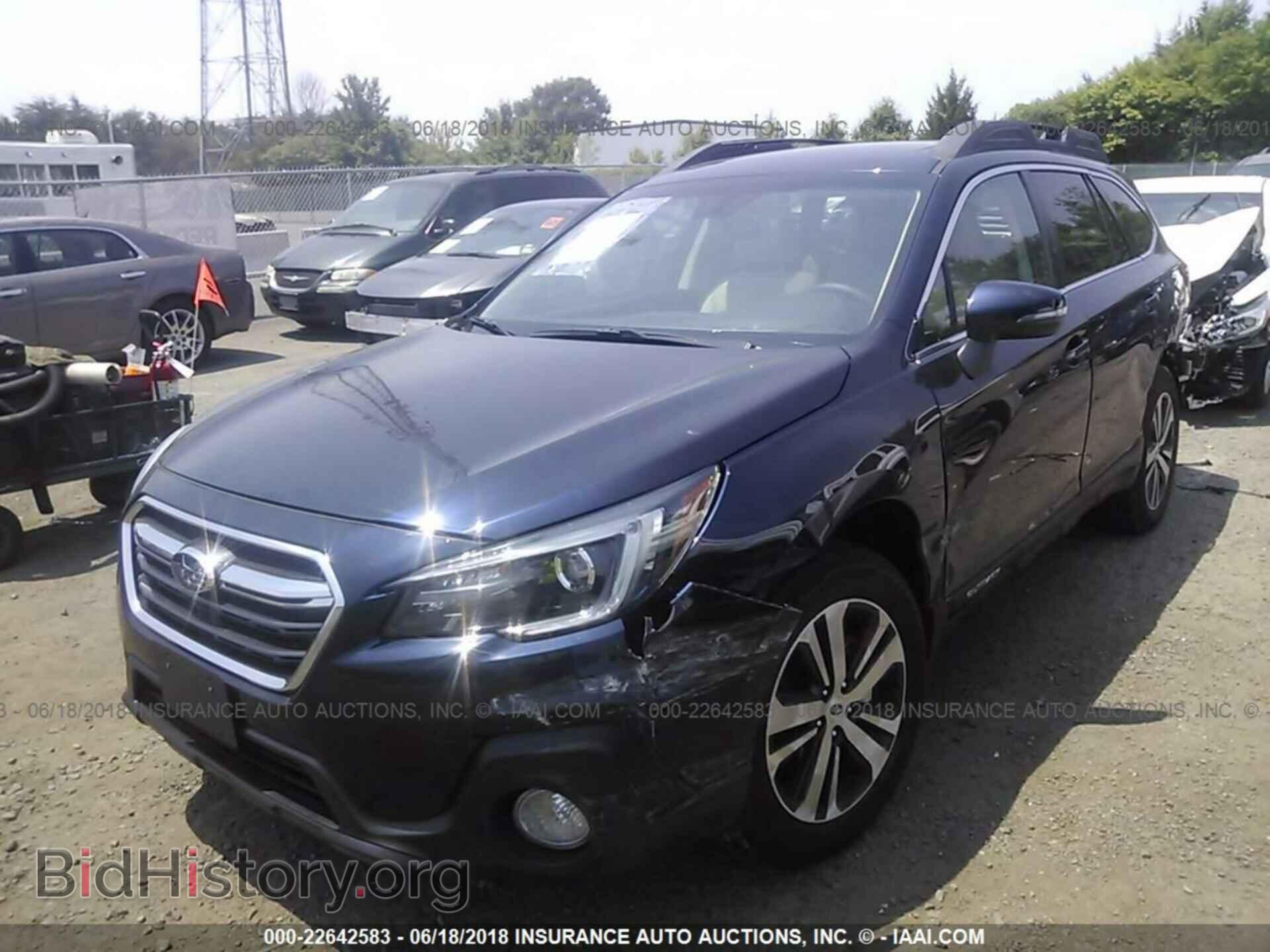 2018 Subaru Outback - VIN: 4S4BSANC4J3344017 - Фото 2