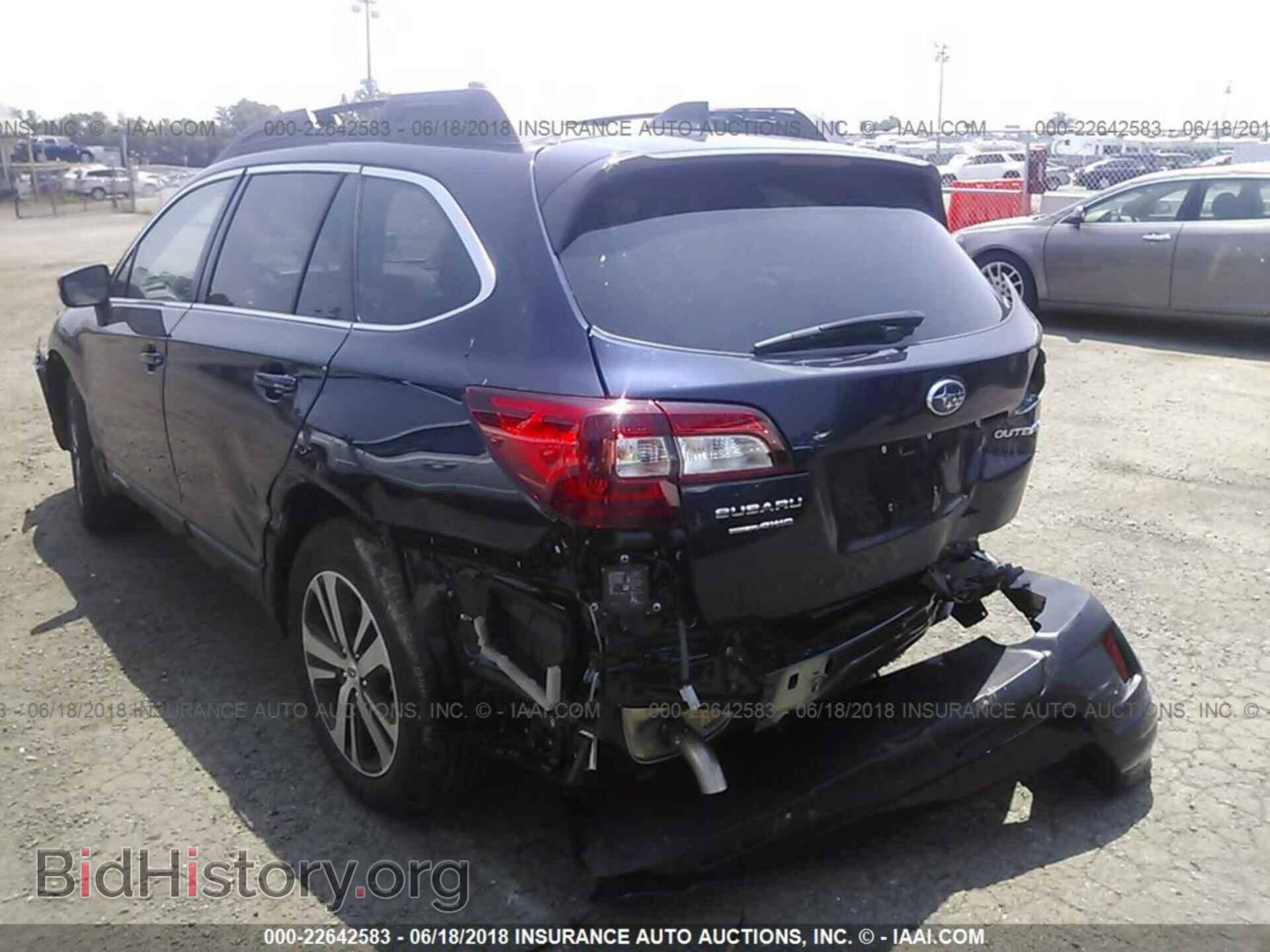 2018 Subaru Outback - VIN: 4S4BSANC4J3344017 - Фото 3