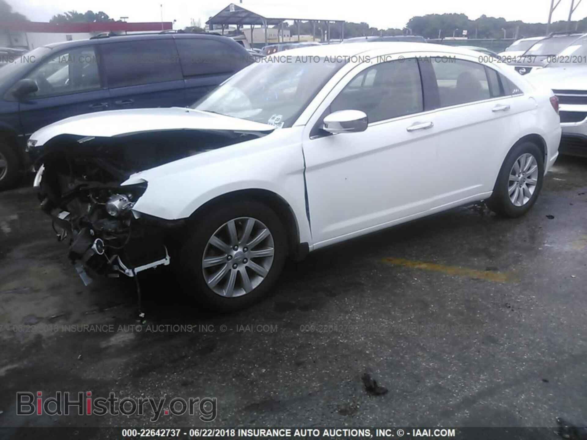 2013 CHRYSLER 200 - VIN: 1C3CCBCG9DN507680 - Фото 2
