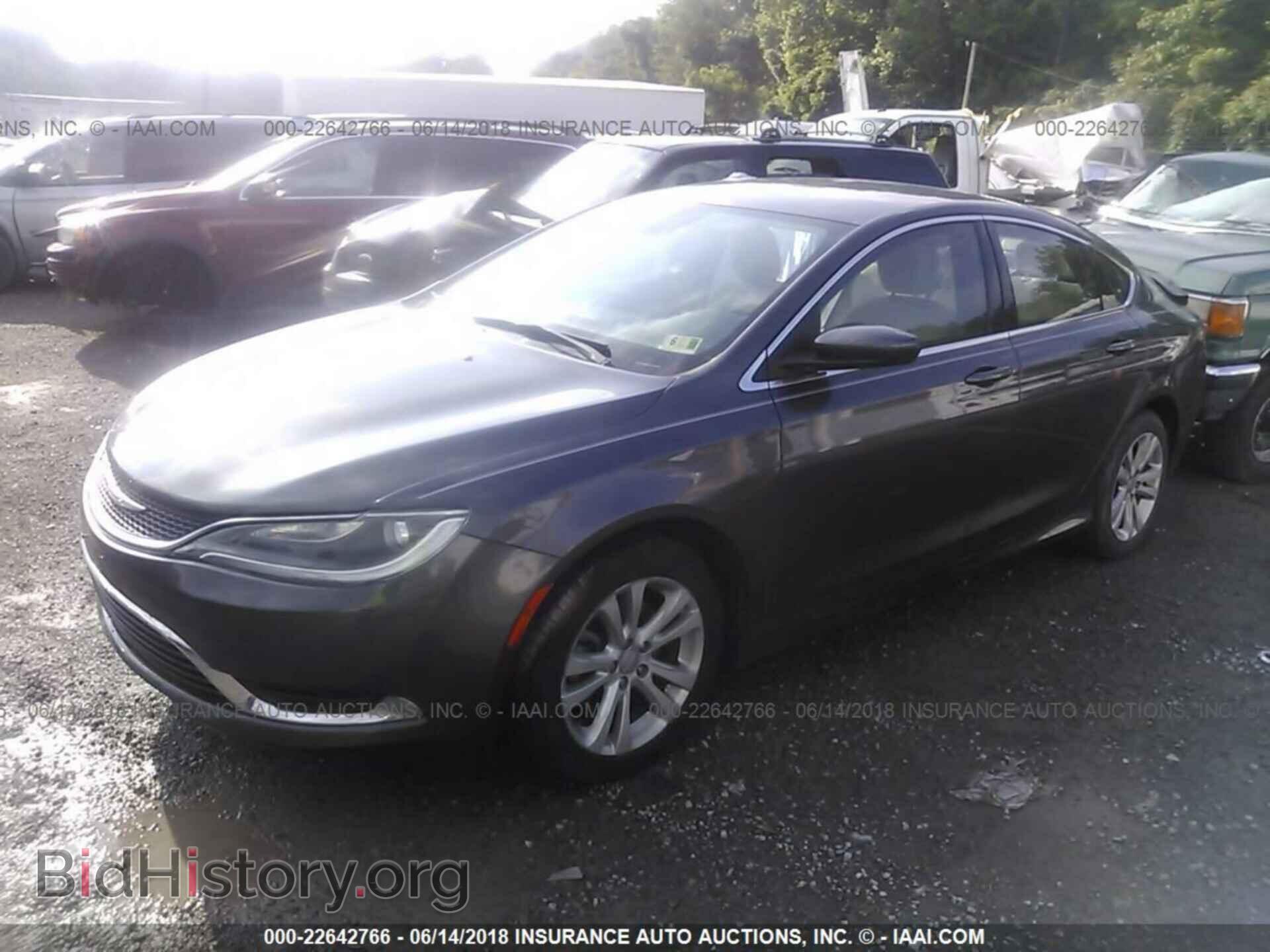 2015 Chrysler 200 - VIN: 1C3CCCAB7FN579641 - Photo 2