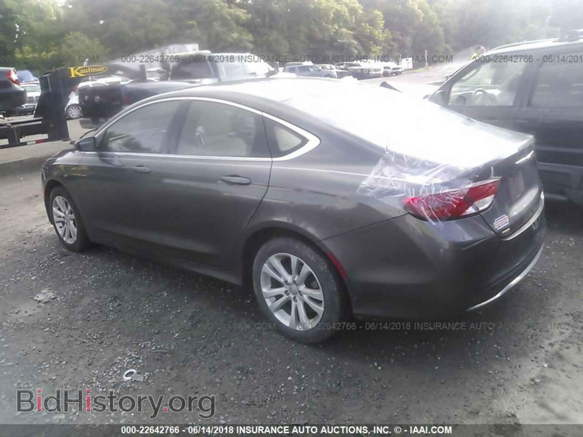 2015 Chrysler 200 - VIN: 1C3CCCAB7FN579641 - Photo 3