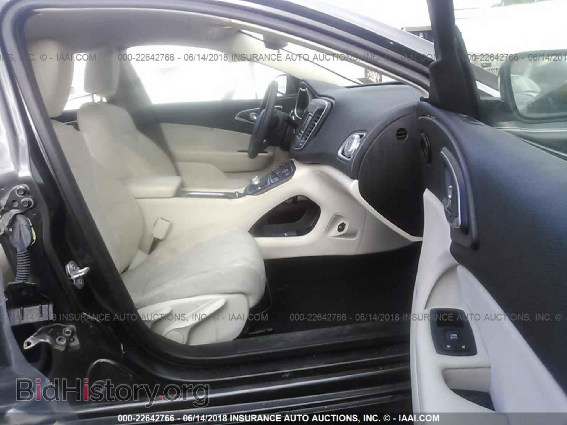 2015 Chrysler 200 - VIN: 1C3CCCAB7FN579641 - Photo 5