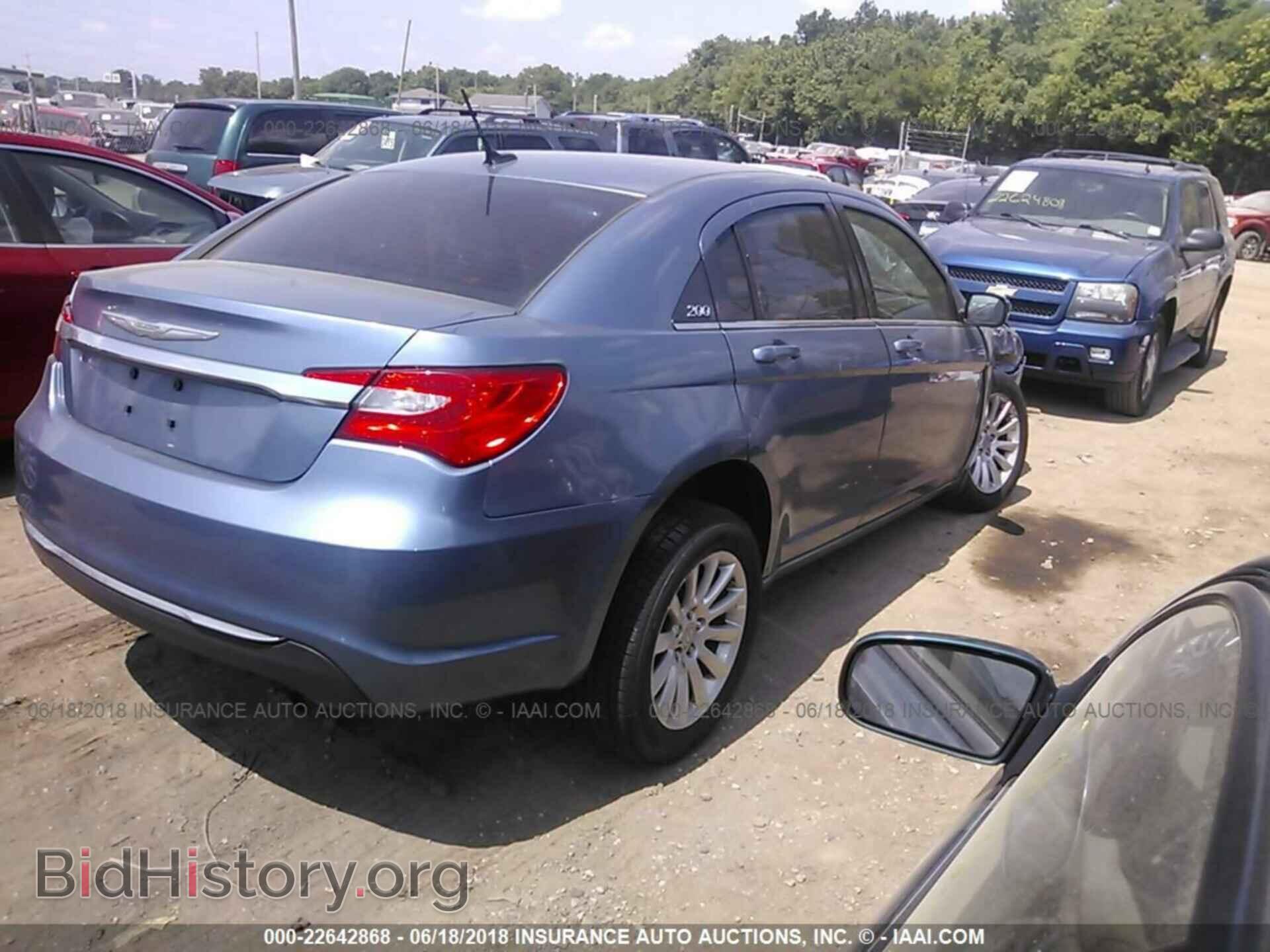 2011 Chrysler 200 - VIN: 1C3BC1FB1BN555208 - Фото 4